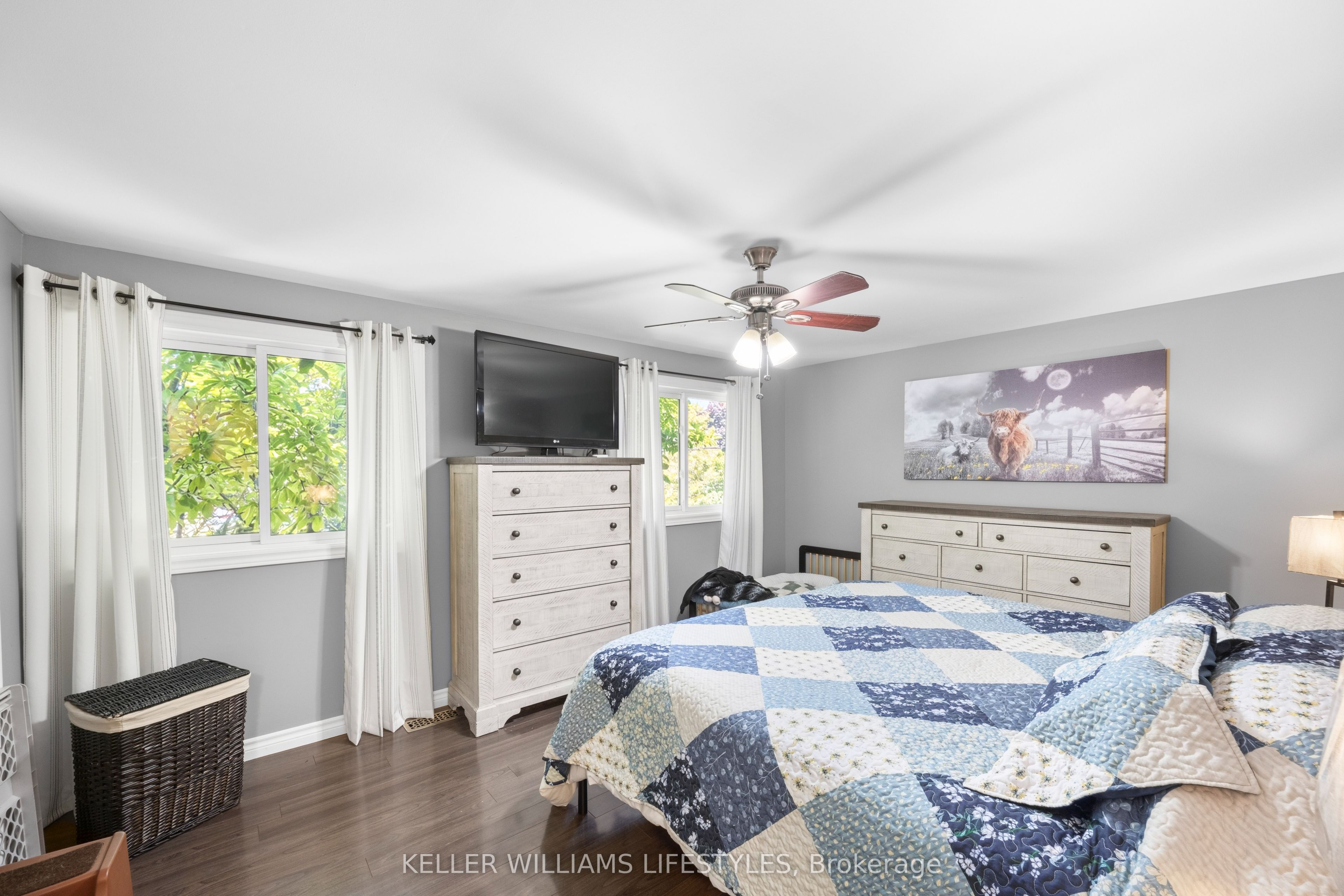 219 Dundas Street W Property Photo 25