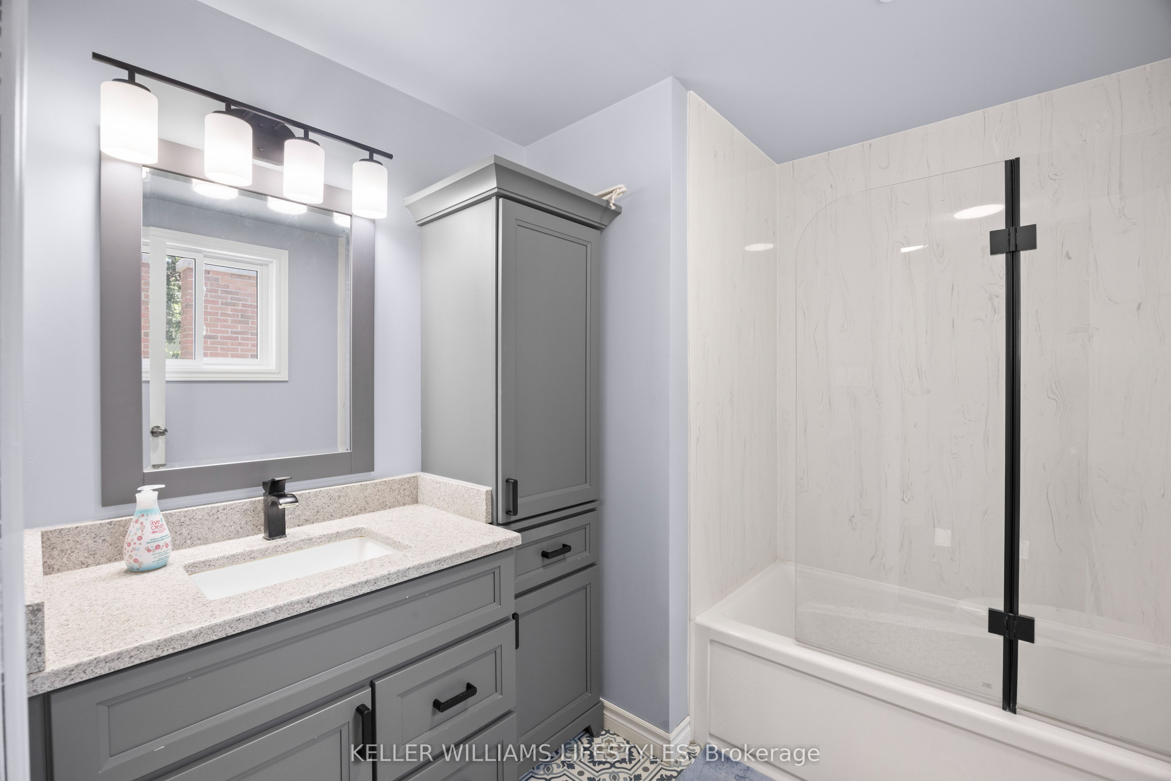 219 Dundas Street W Property Photo 27