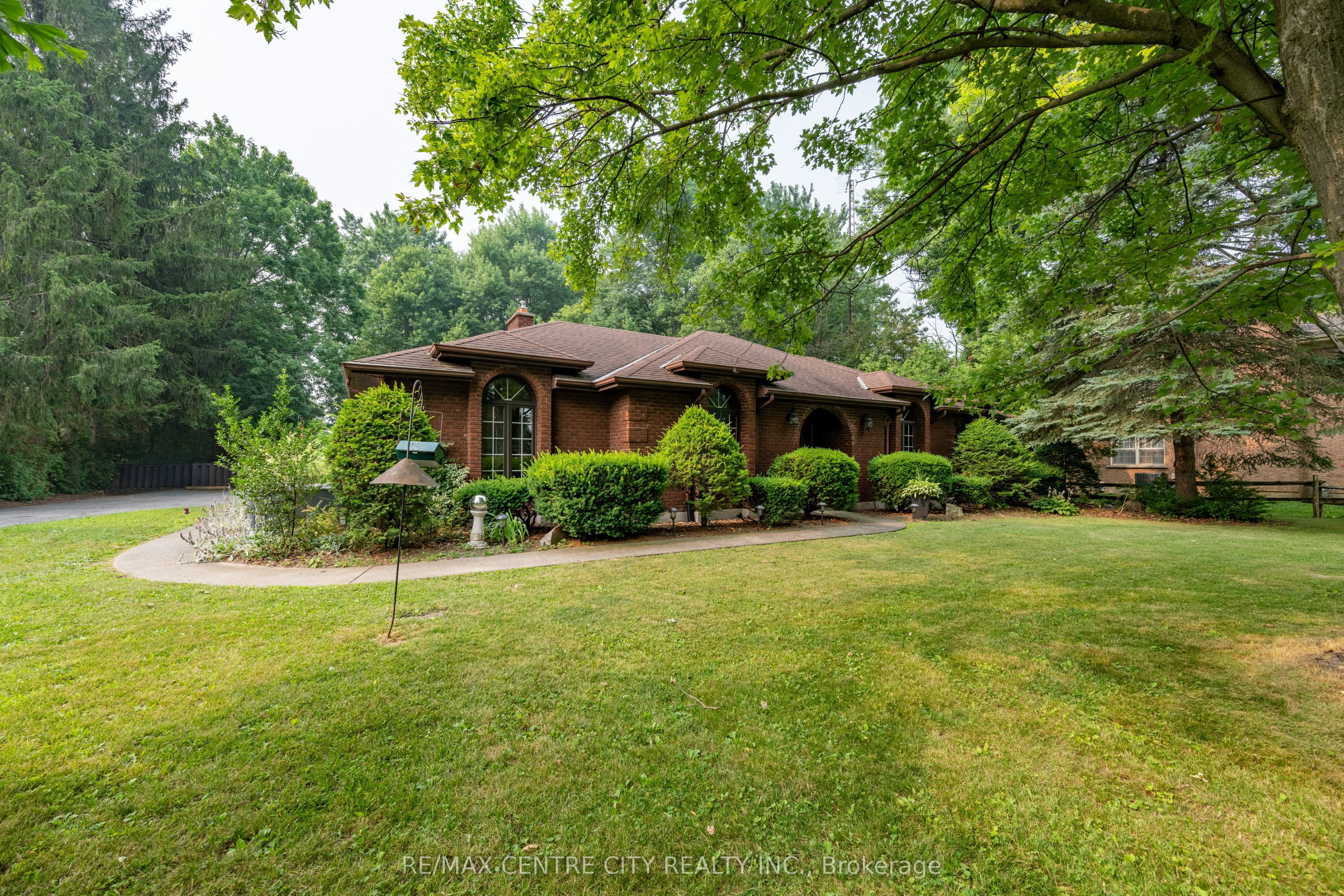 42067 Ferguson Line Property Photo 1