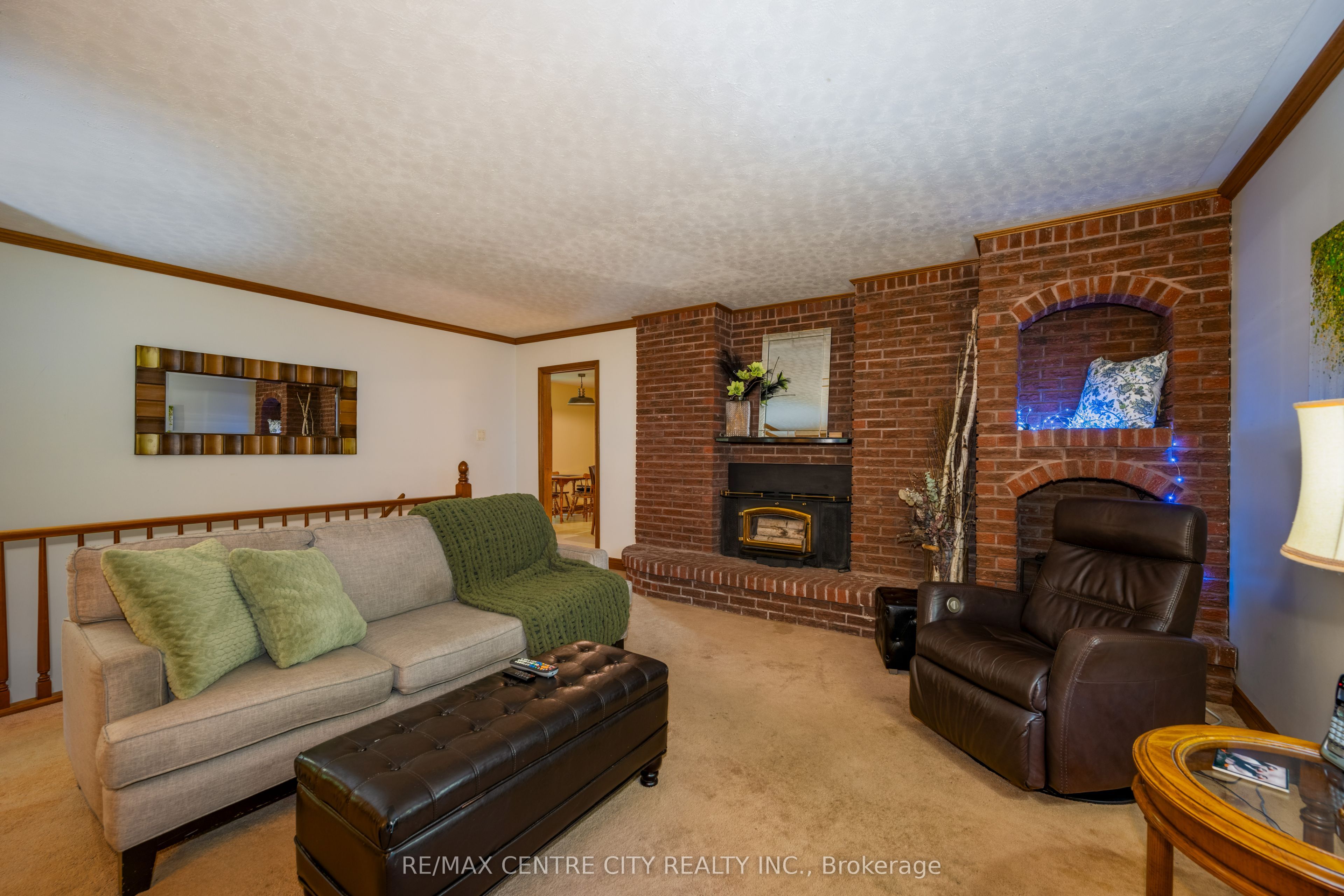 42067 Ferguson Line Property Photo 12