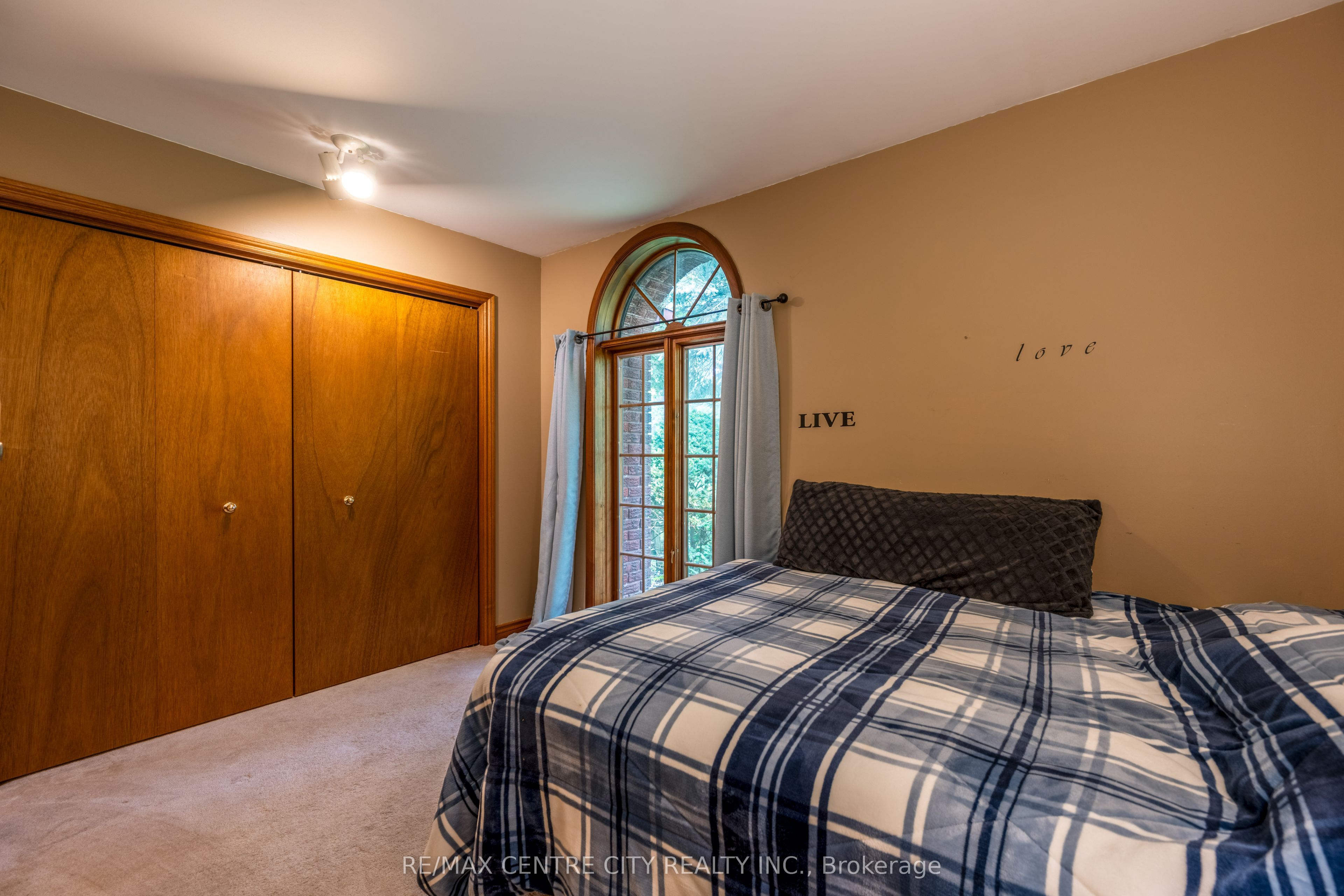 42067 Ferguson Line Property Photo 13