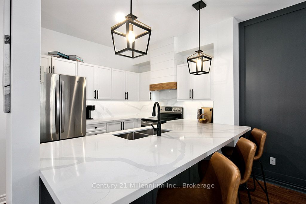110 Napier Street W 28 Property Photo 15