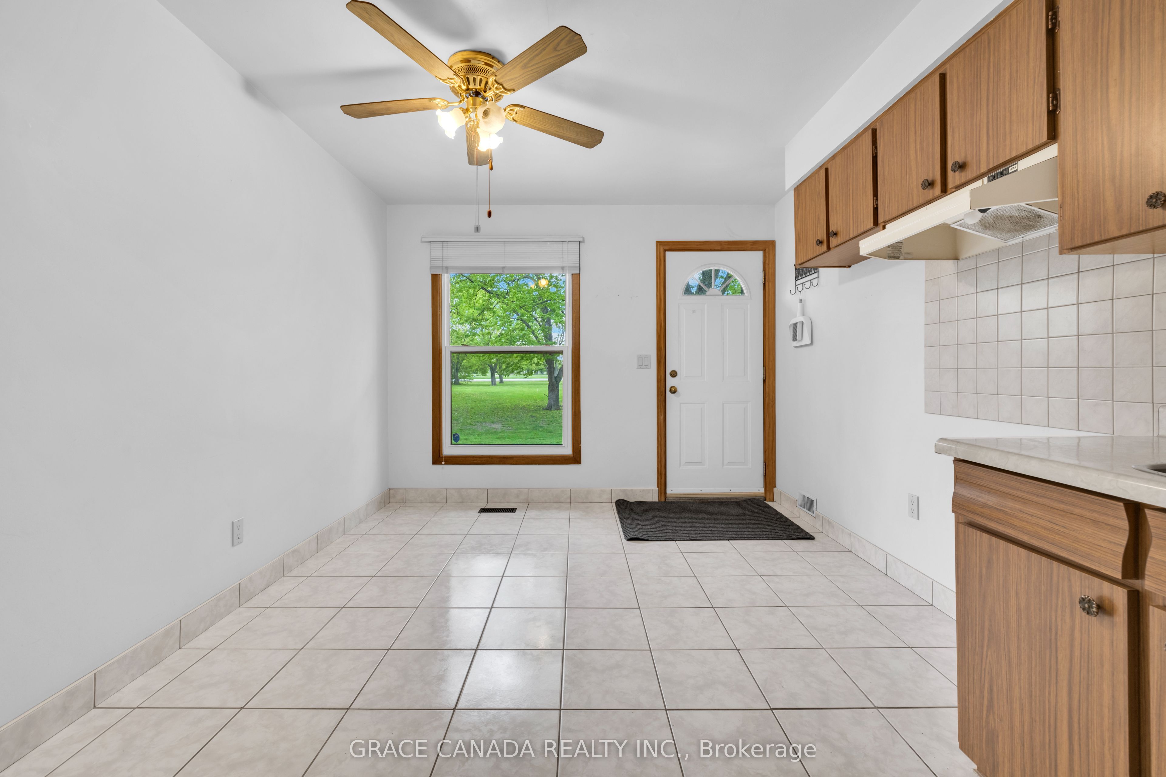4650 - 4666 Caboto Drive Property Photo 14
