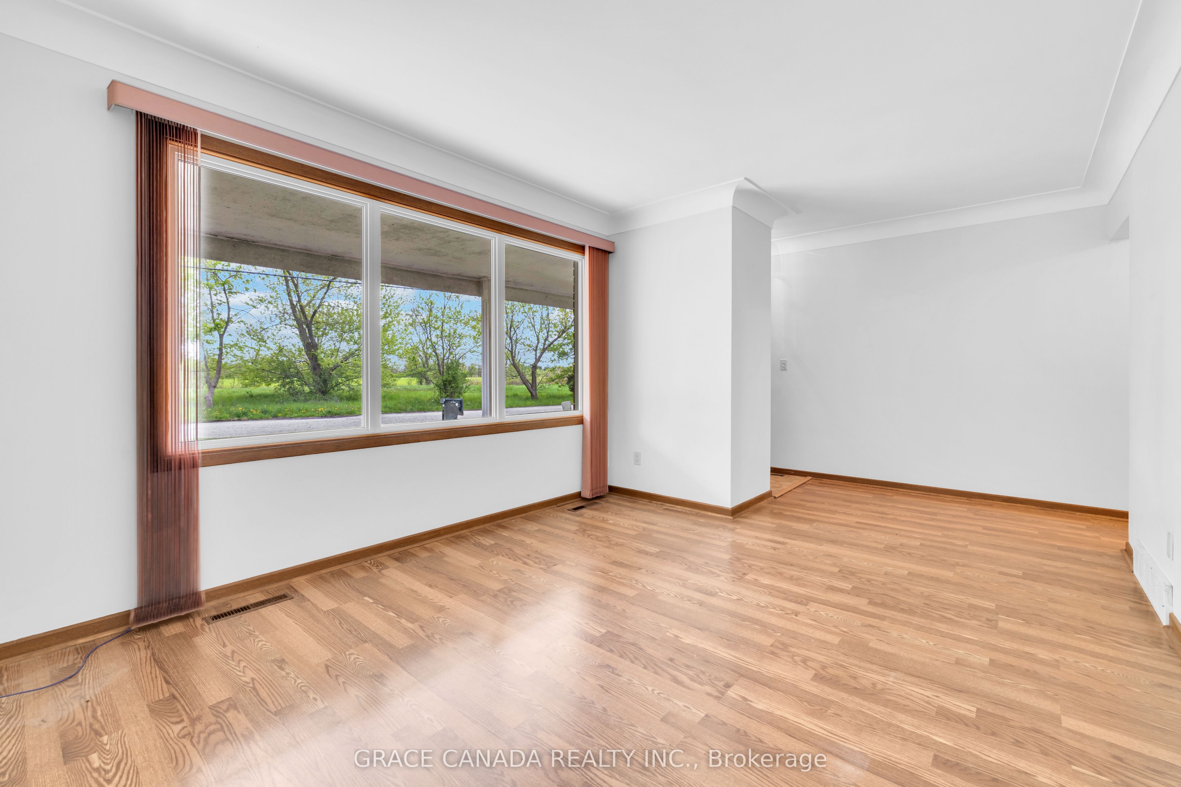 4650 - 4666 Caboto Drive Property Photo 16