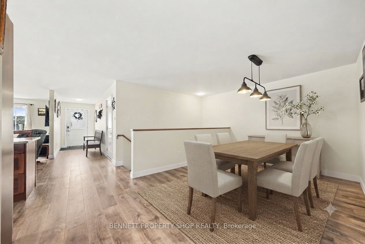 8 Rotterdam Way Property Photo 6