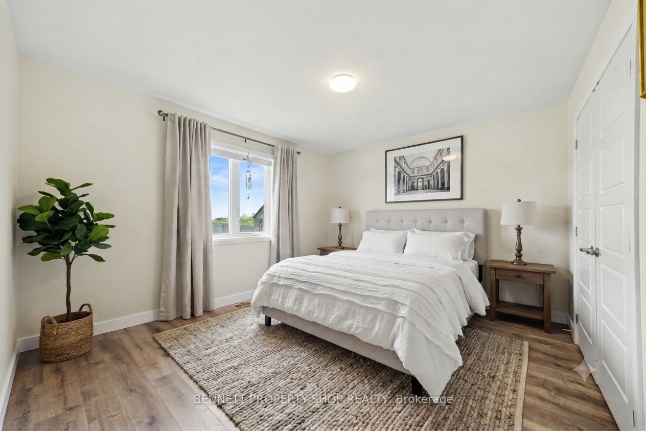 8 Rotterdam Way Property Photo 7