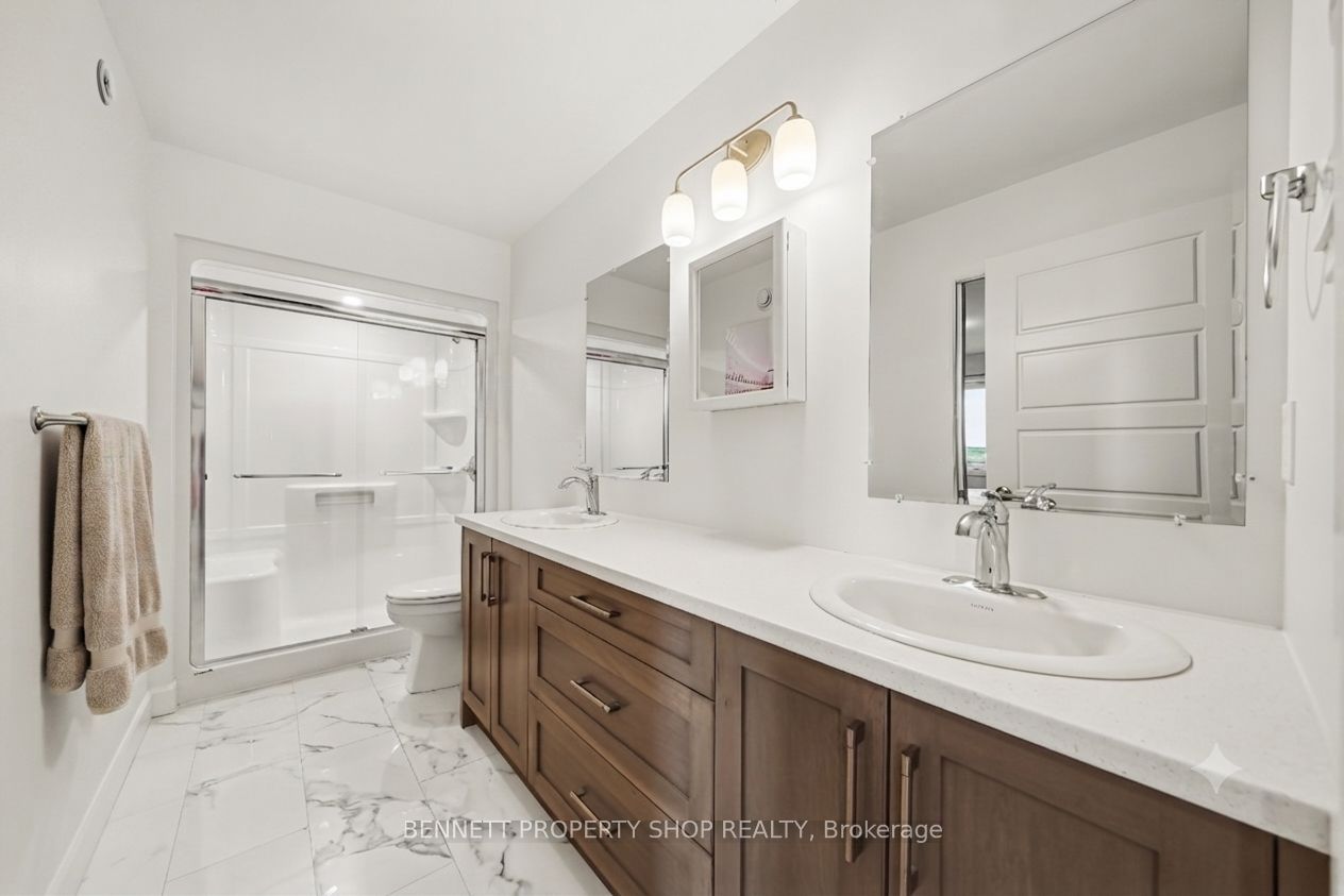 8 Rotterdam Way Property Photo 8
