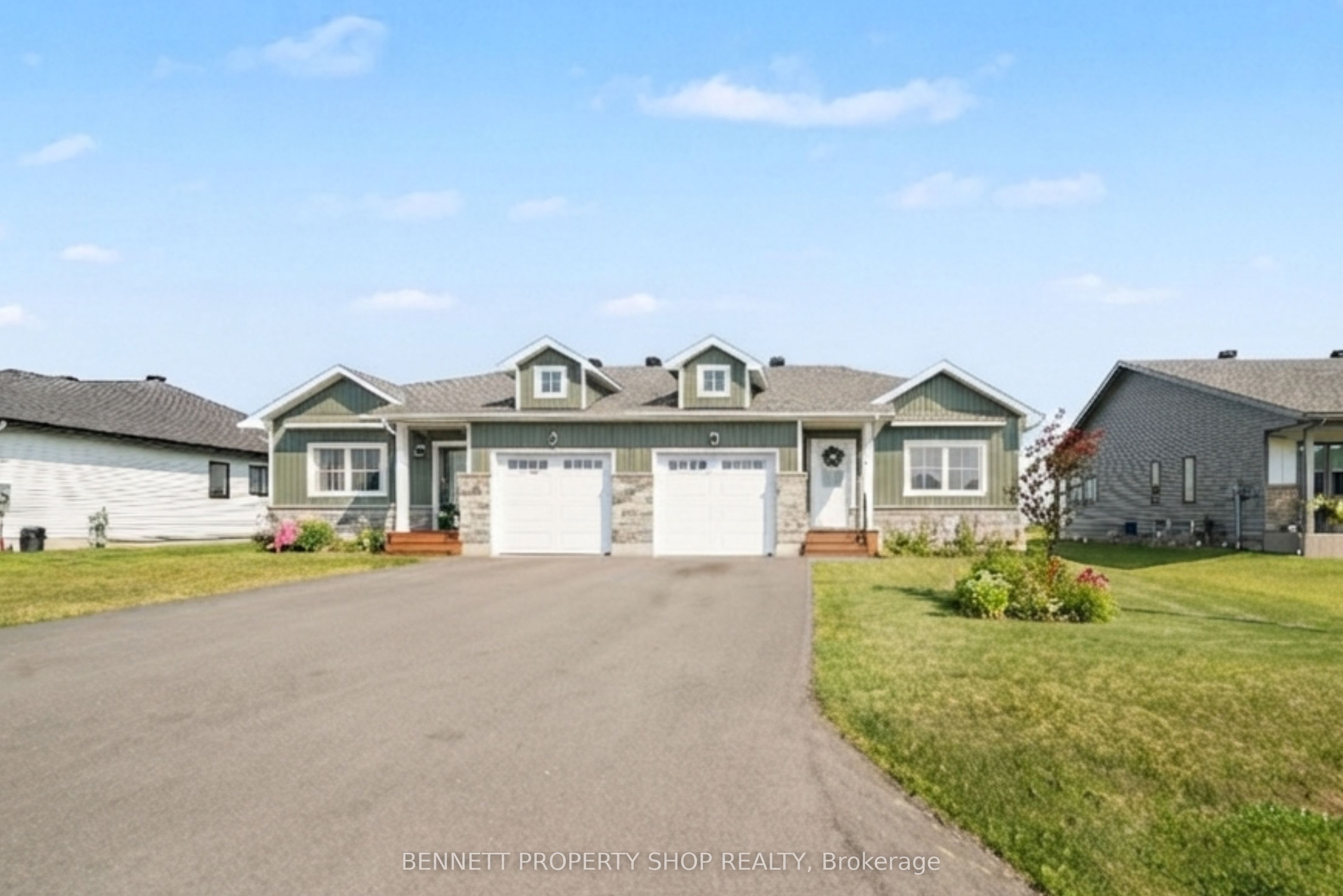 8 Rotterdam Way Property Photo 14