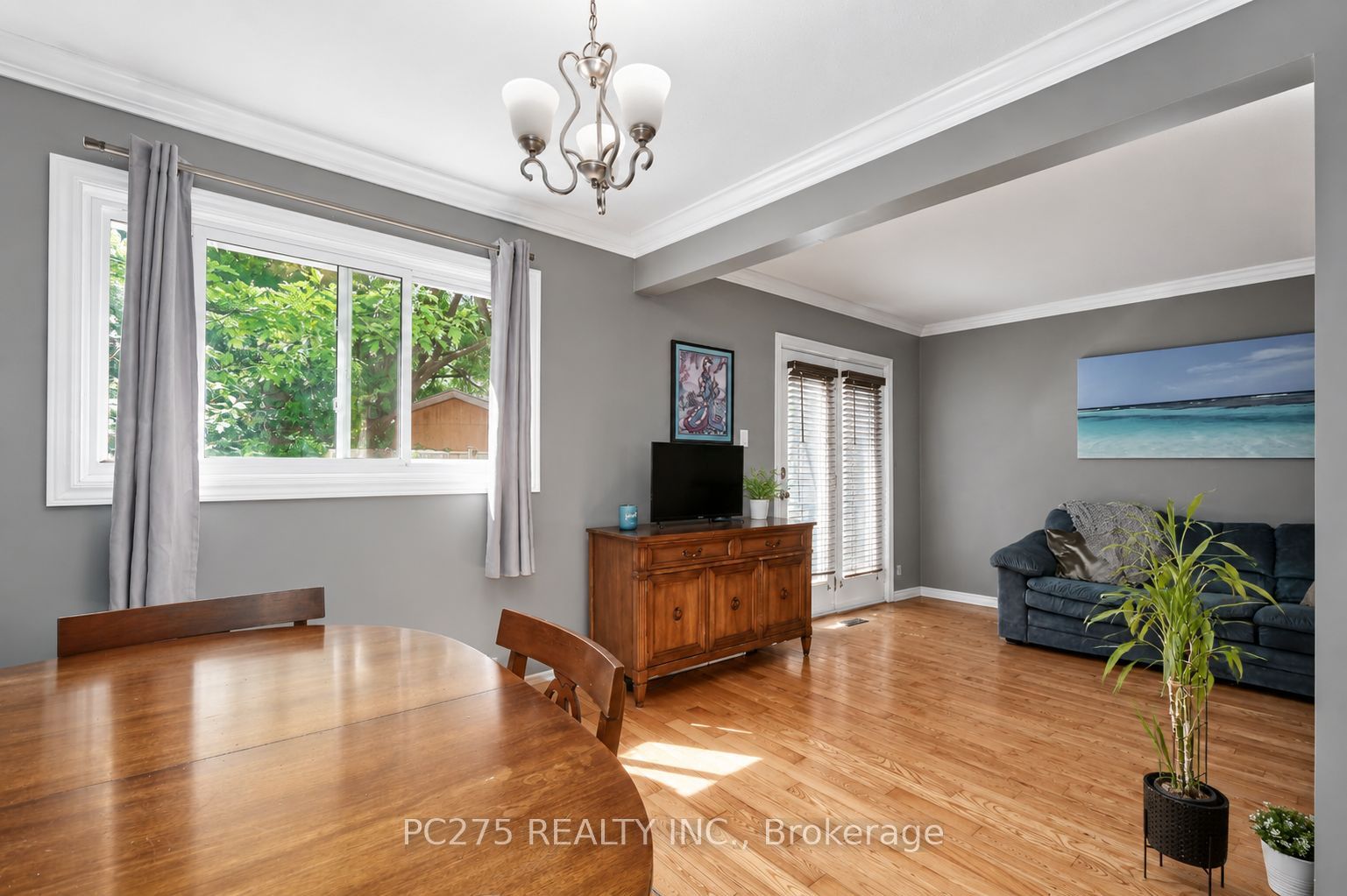 669 Osgoode Drive 15 Property Photo 11