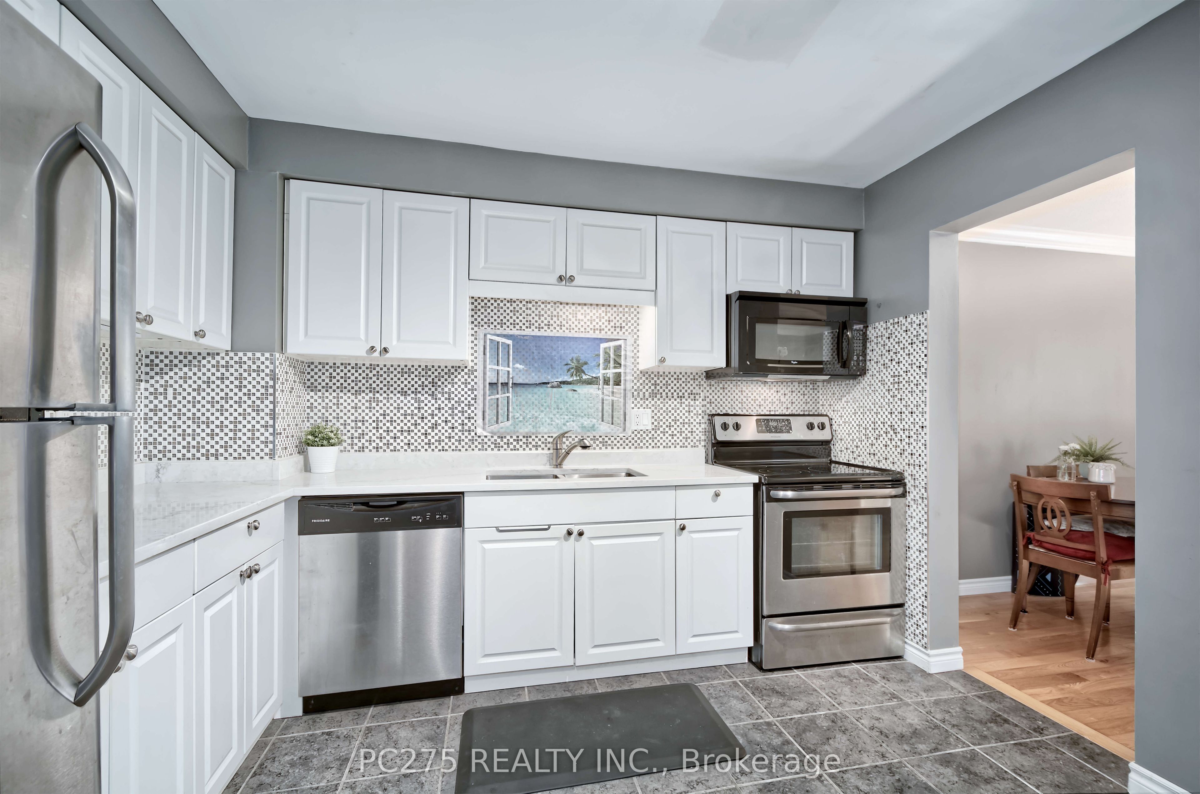 669 Osgoode Drive 15 Property Photo 12