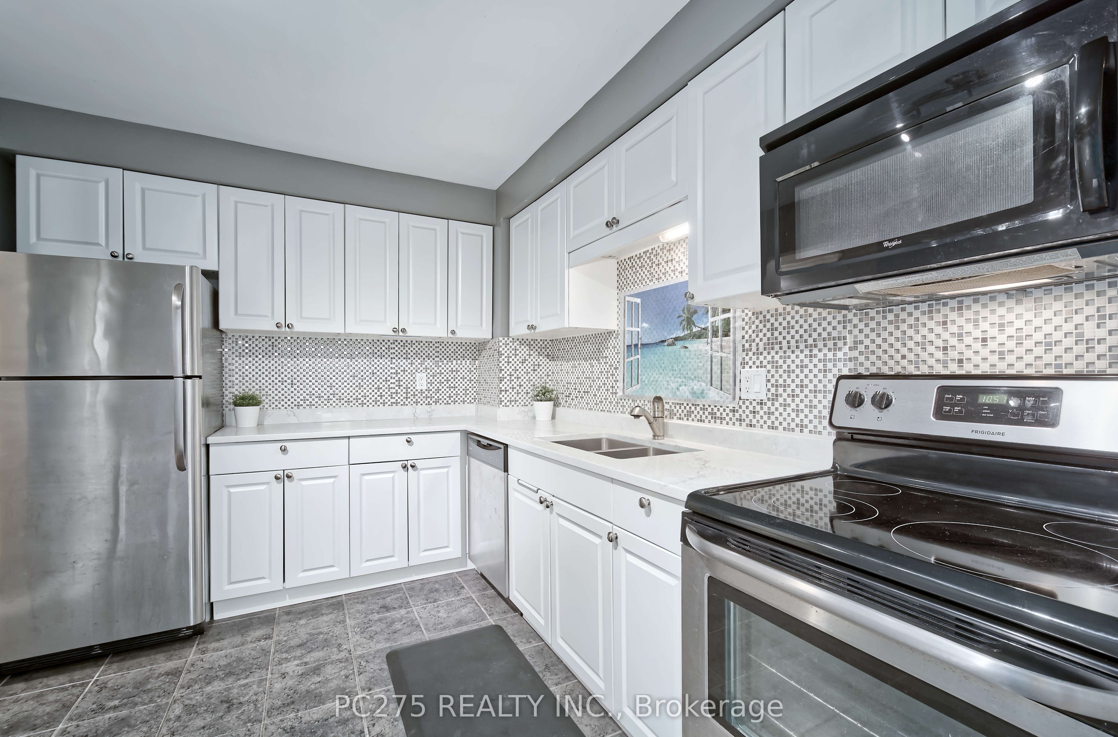 669 Osgoode Drive 15 Property Photo 13