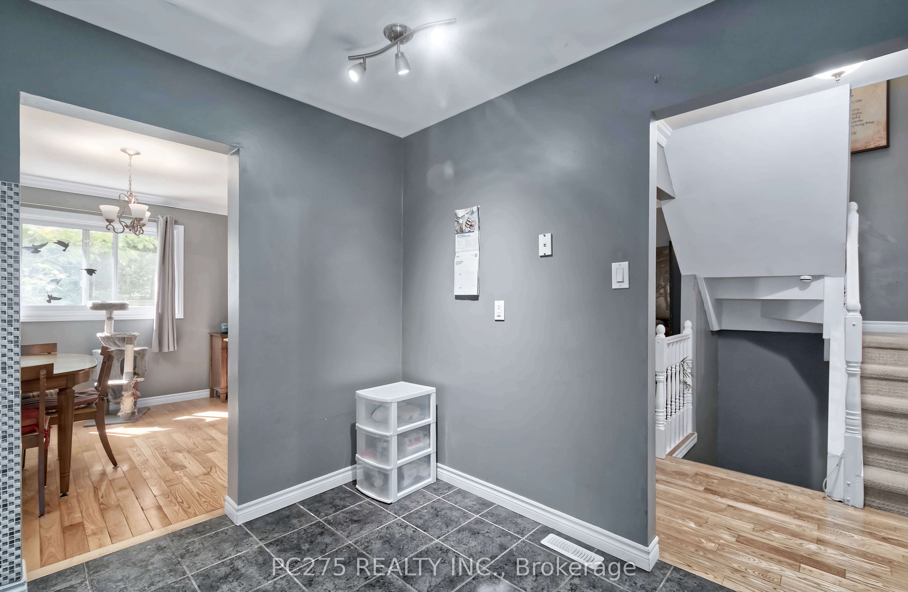669 Osgoode Drive 15 Property Photo 14