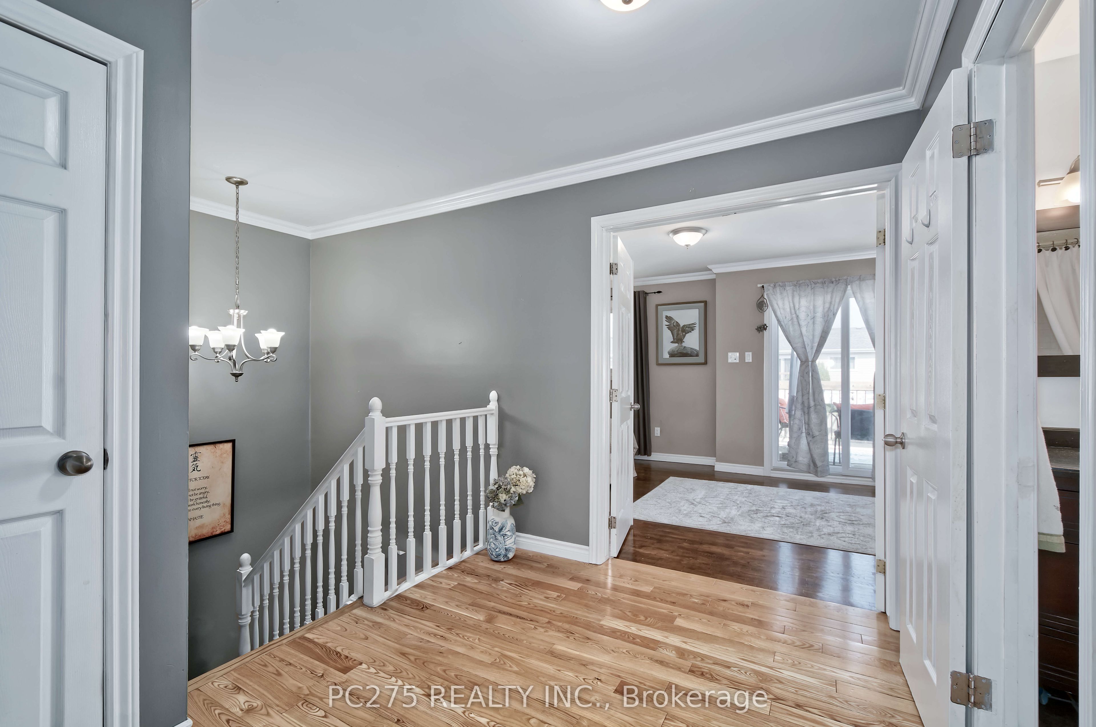 669 Osgoode Drive 15 Property Photo 17