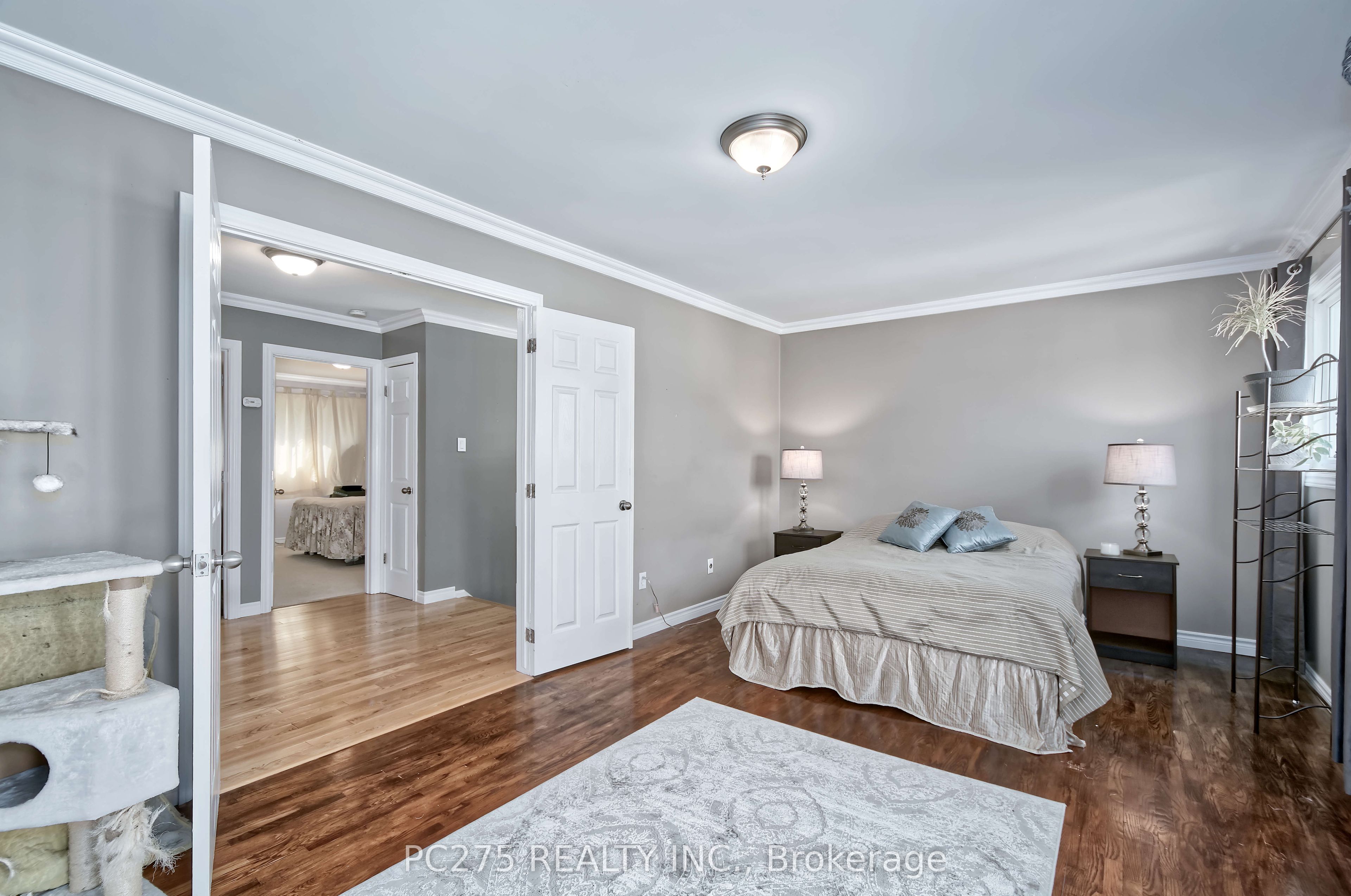 669 Osgoode Drive 15 Property Photo 19