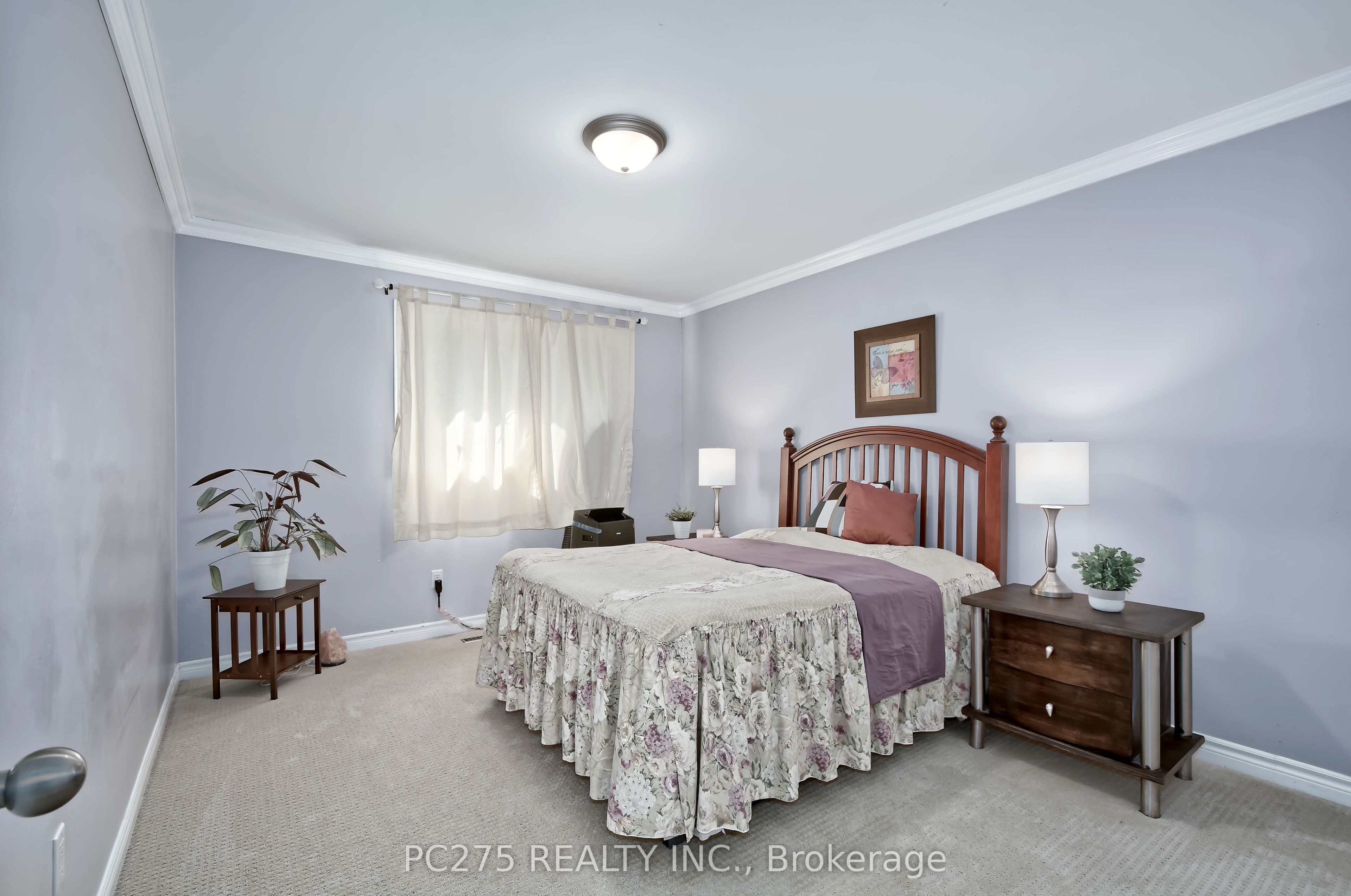 669 Osgoode Drive 15 Property Photo 23