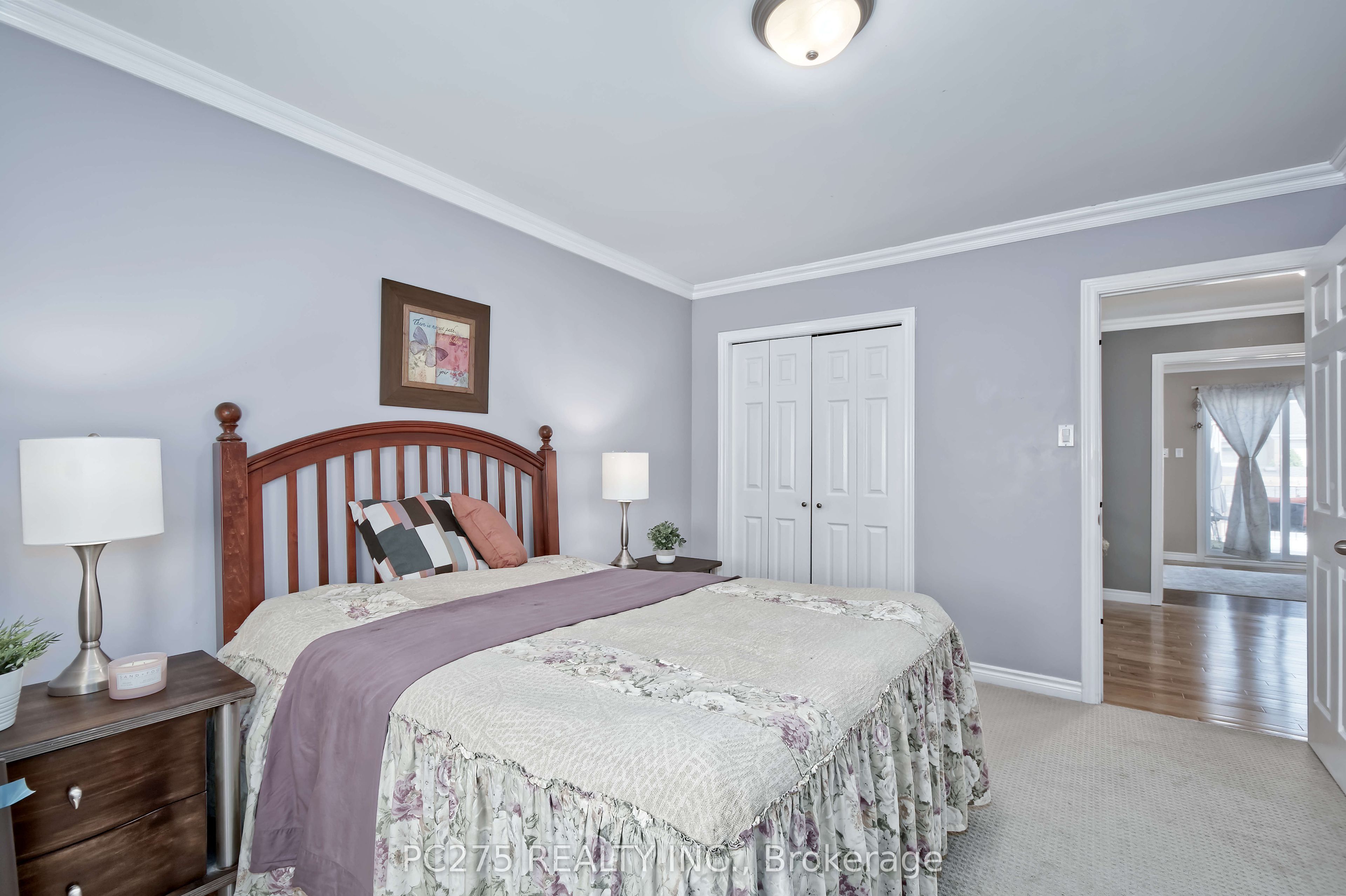 669 Osgoode Drive 15 Property Photo 24