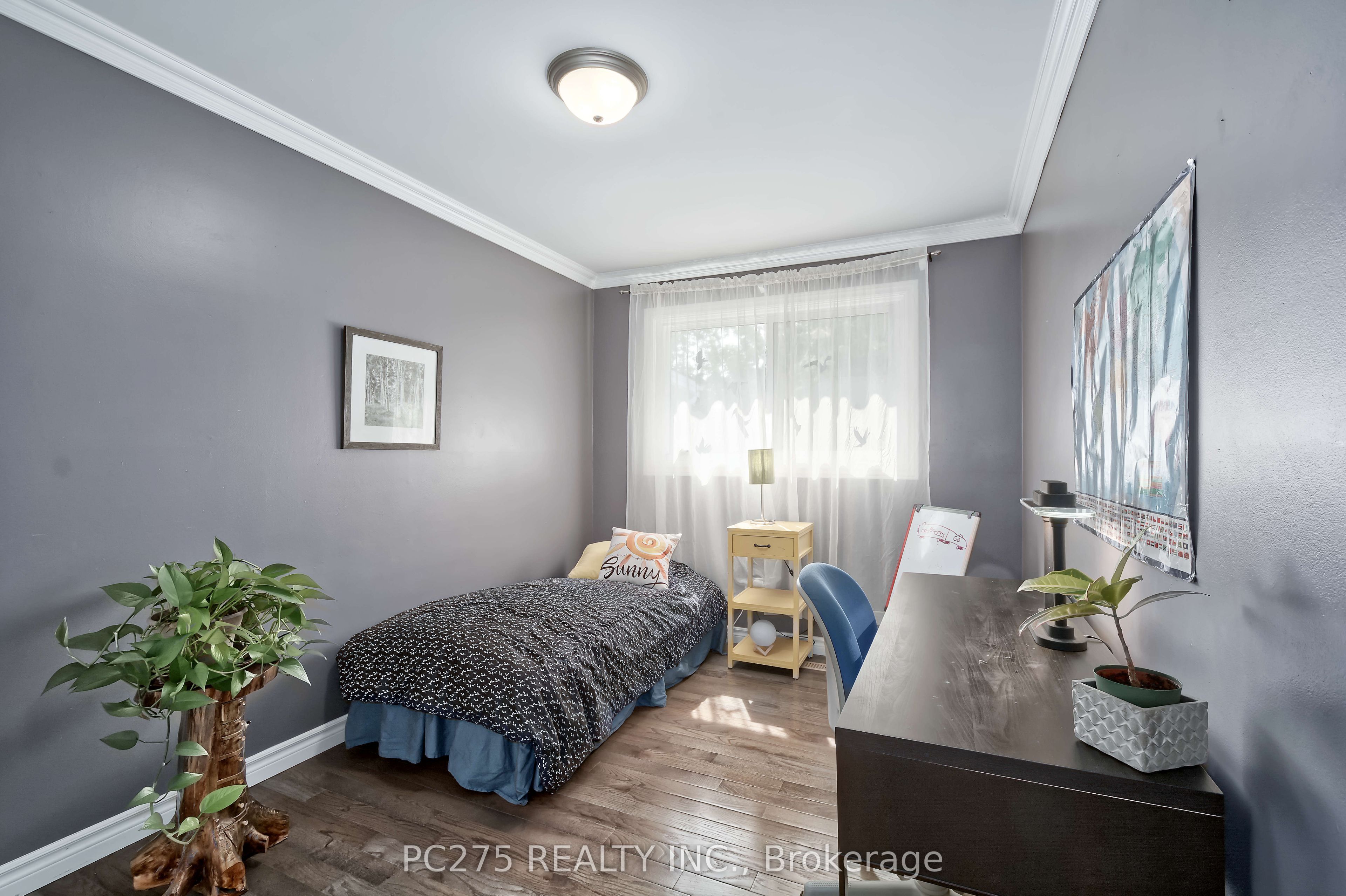 669 Osgoode Drive 15 Property Photo 25