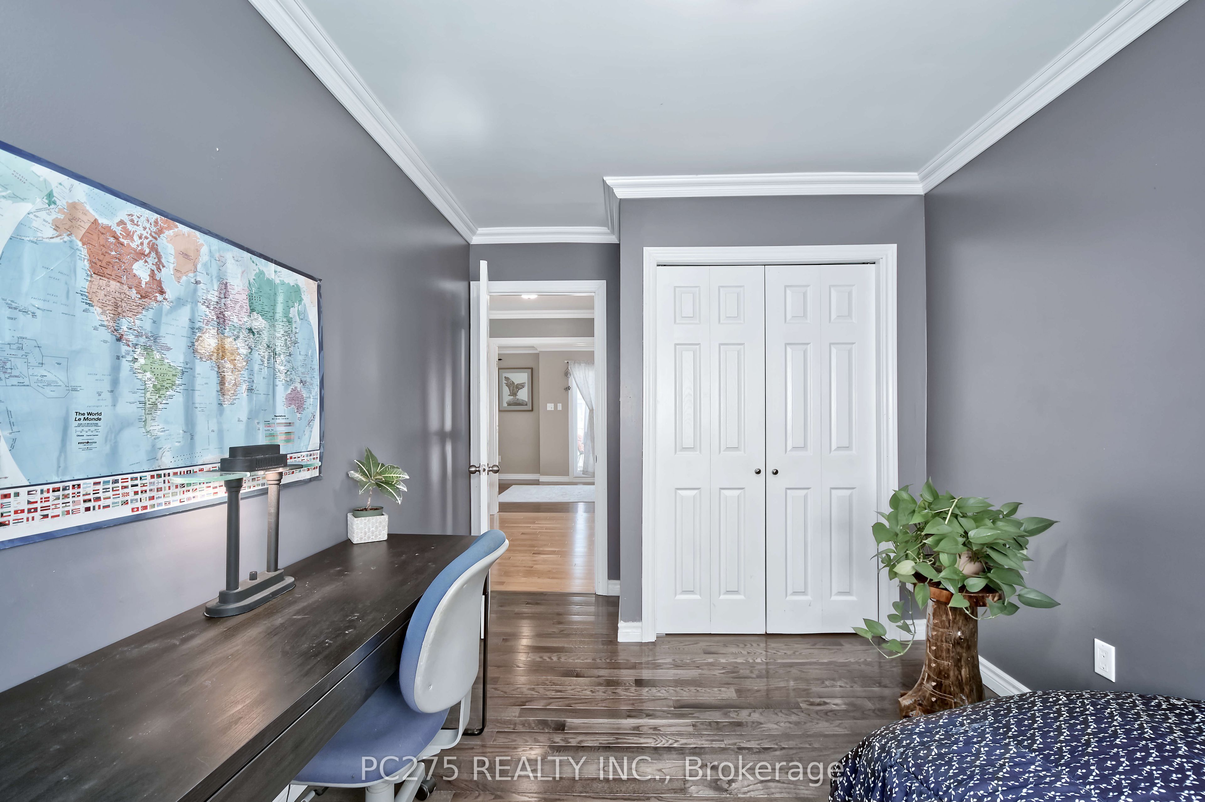 669 Osgoode Drive 15 Property Photo 26