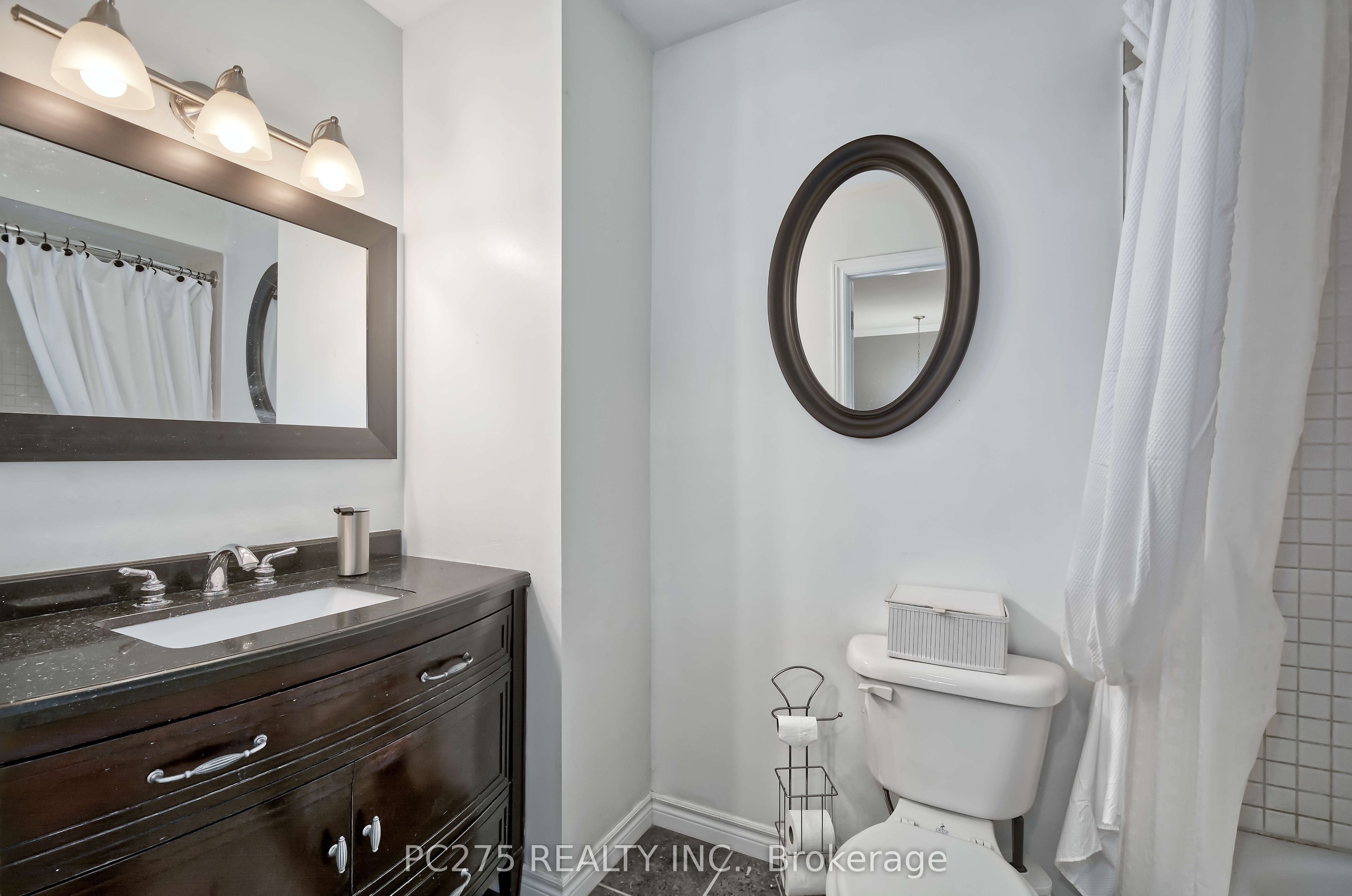 669 Osgoode Drive 15 Property Photo 27