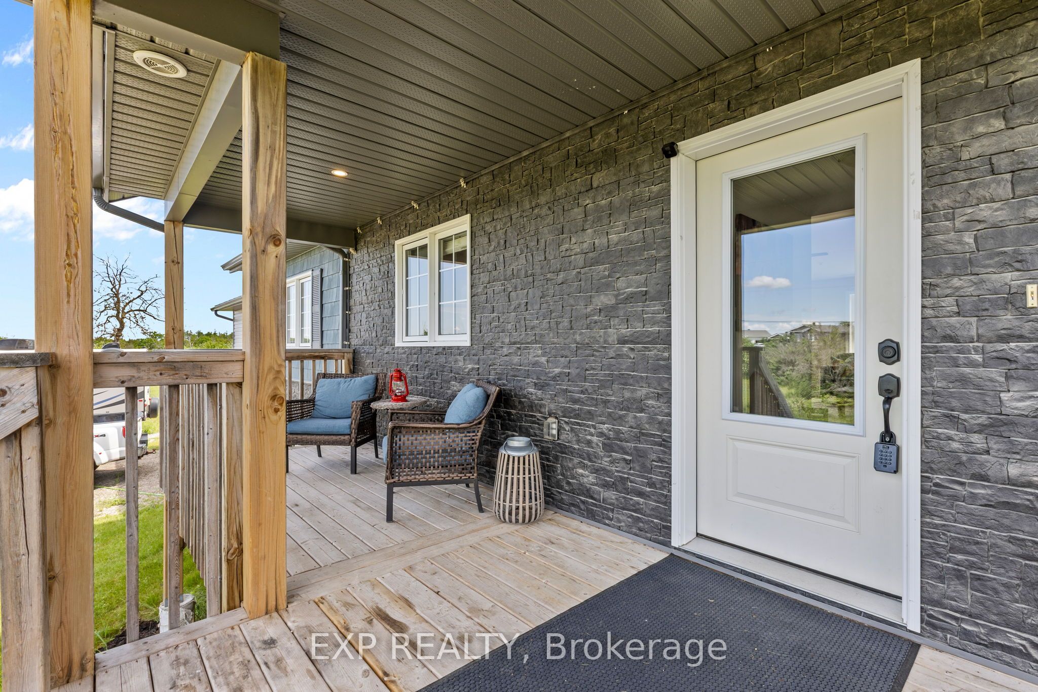 4153 Roger Stevens Drive Property Photo 6