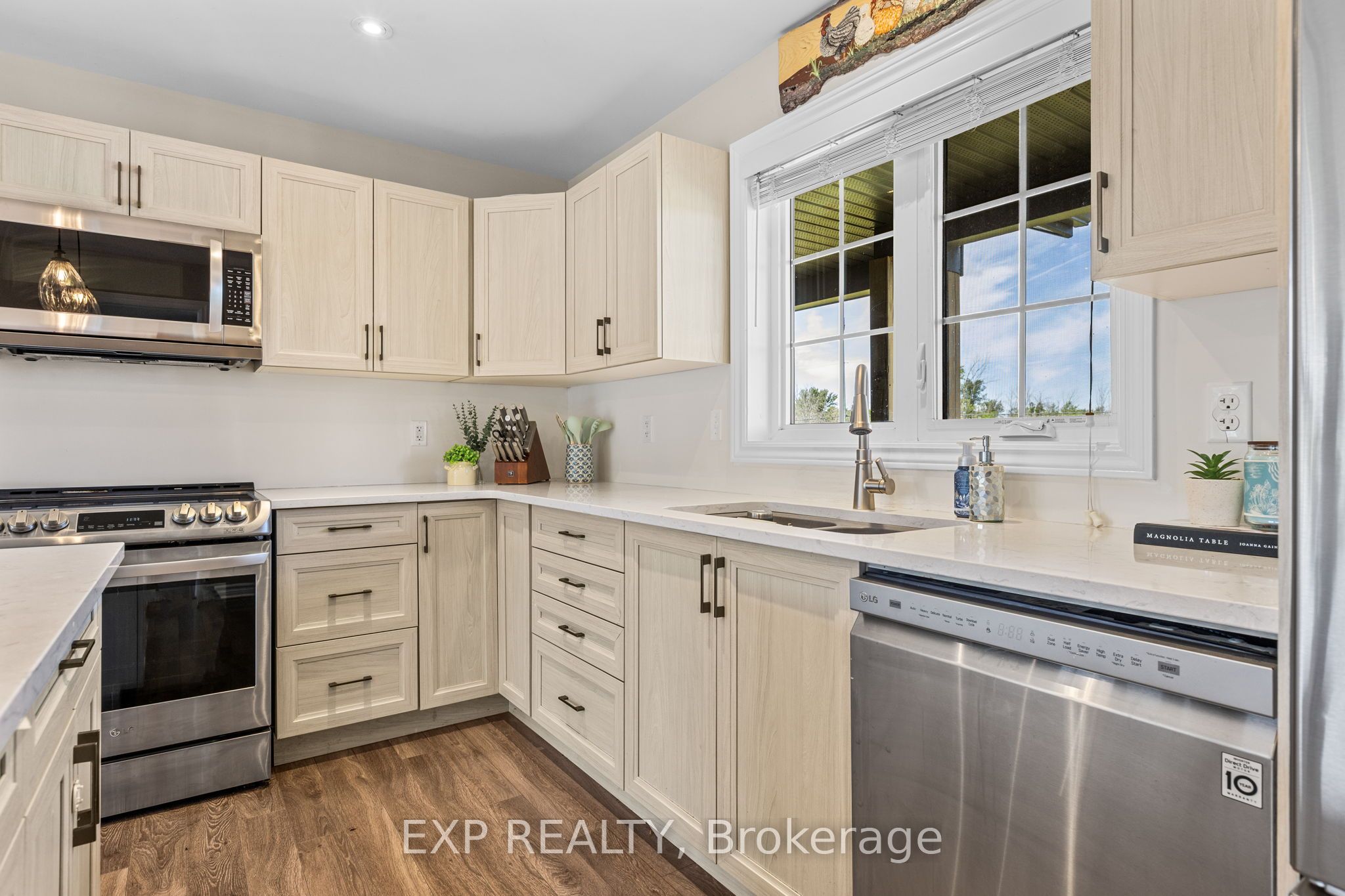4153 Roger Stevens Drive Property Photo 16