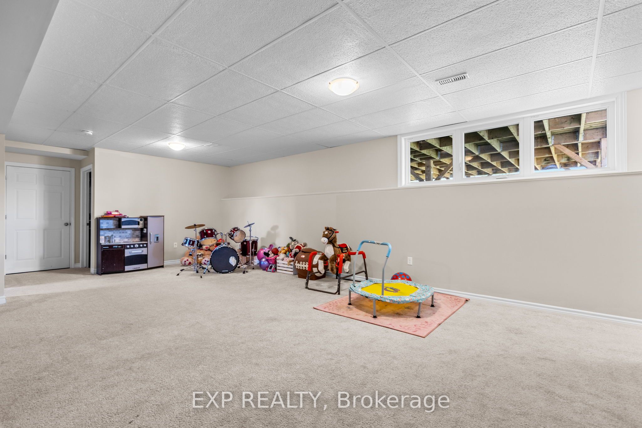 4153 Roger Stevens Drive Property Photo 28