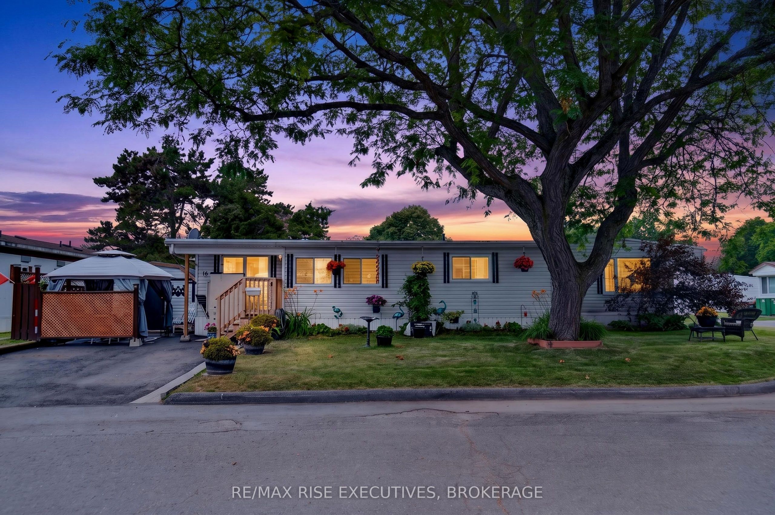 18 Wentworth Drive Property Photo 1