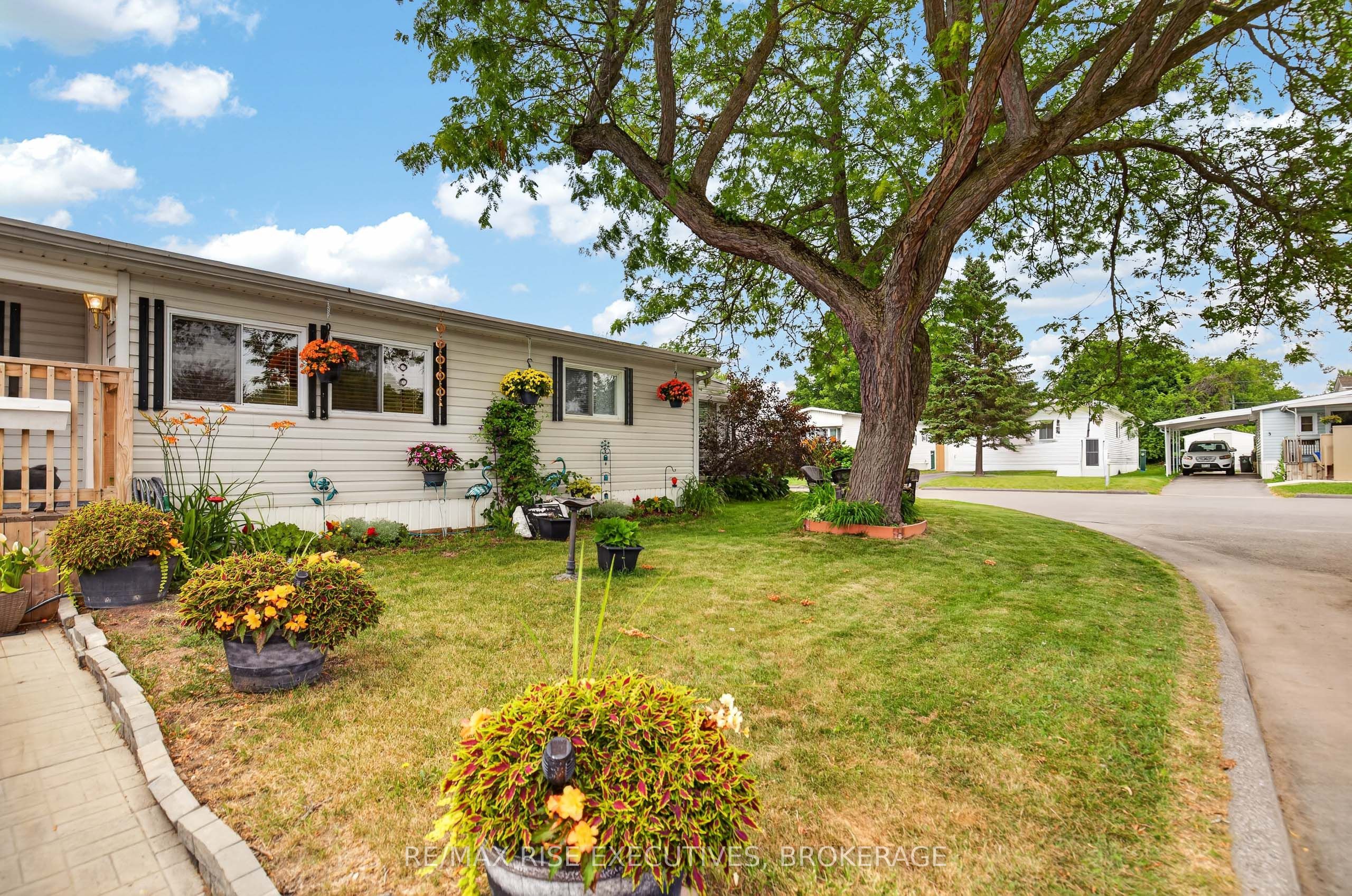 18 Wentworth Drive Property Photo 2