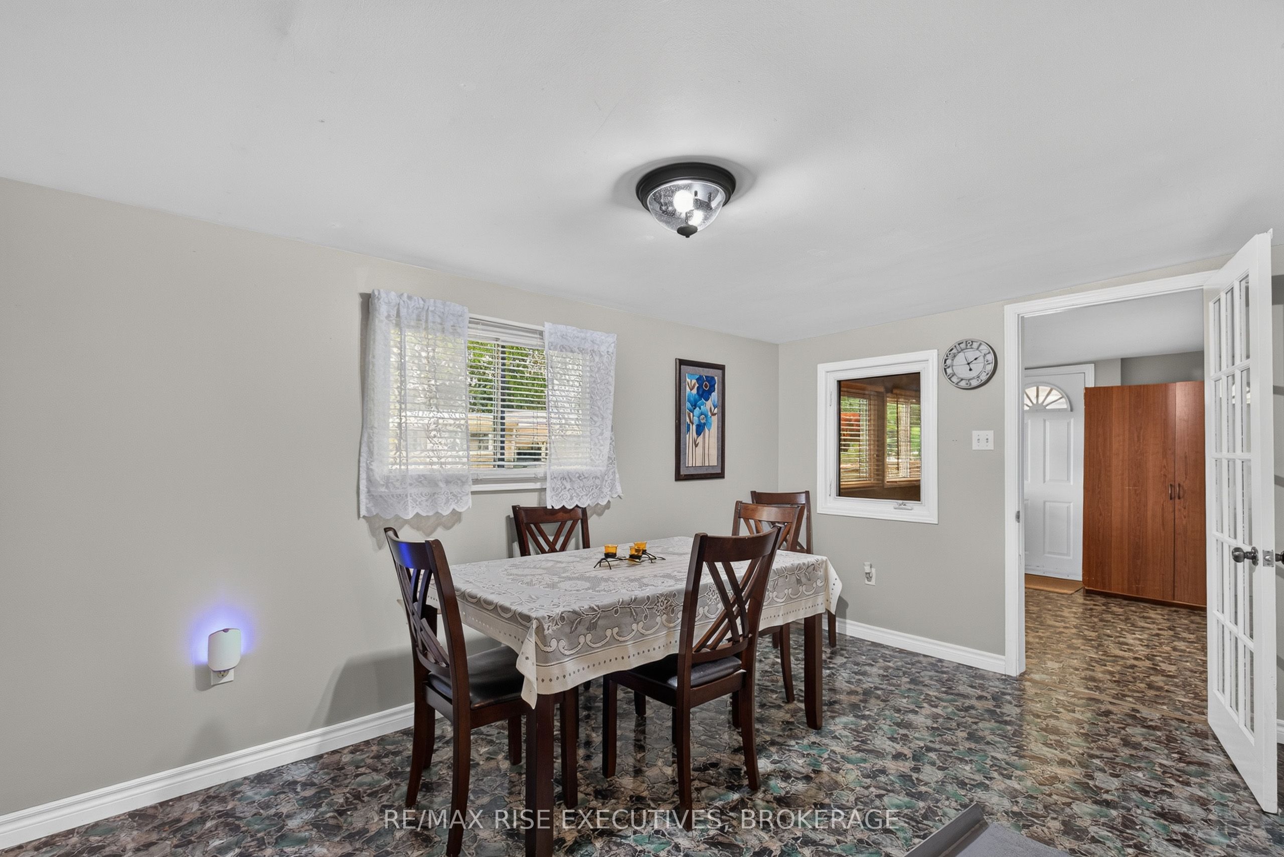 18 Wentworth Drive Property Photo 8