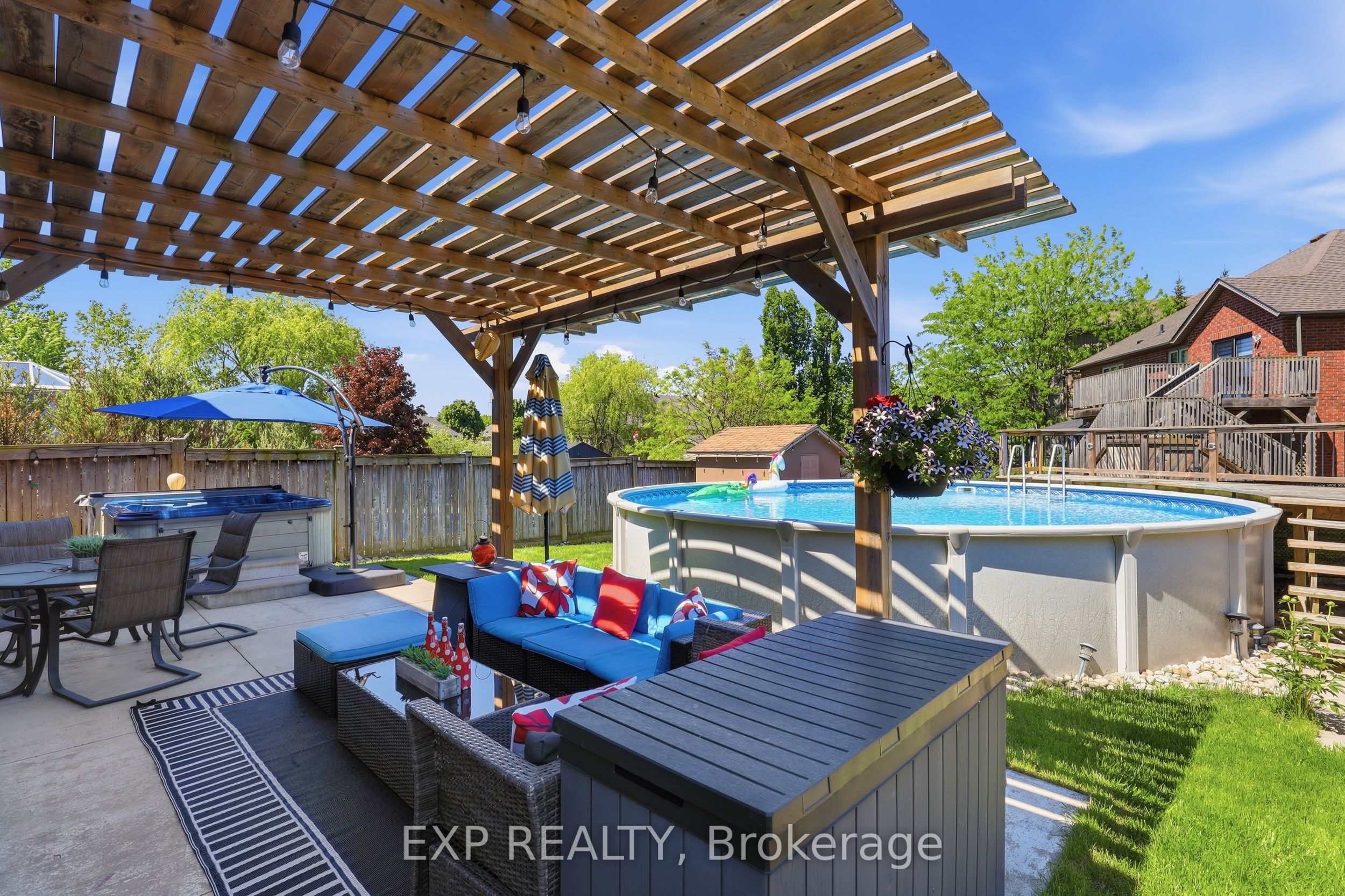 194 Southbrook Drive Property Photo 1