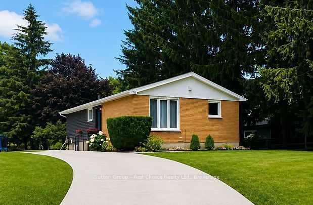 106 Sunset Crescent Property Photo 1