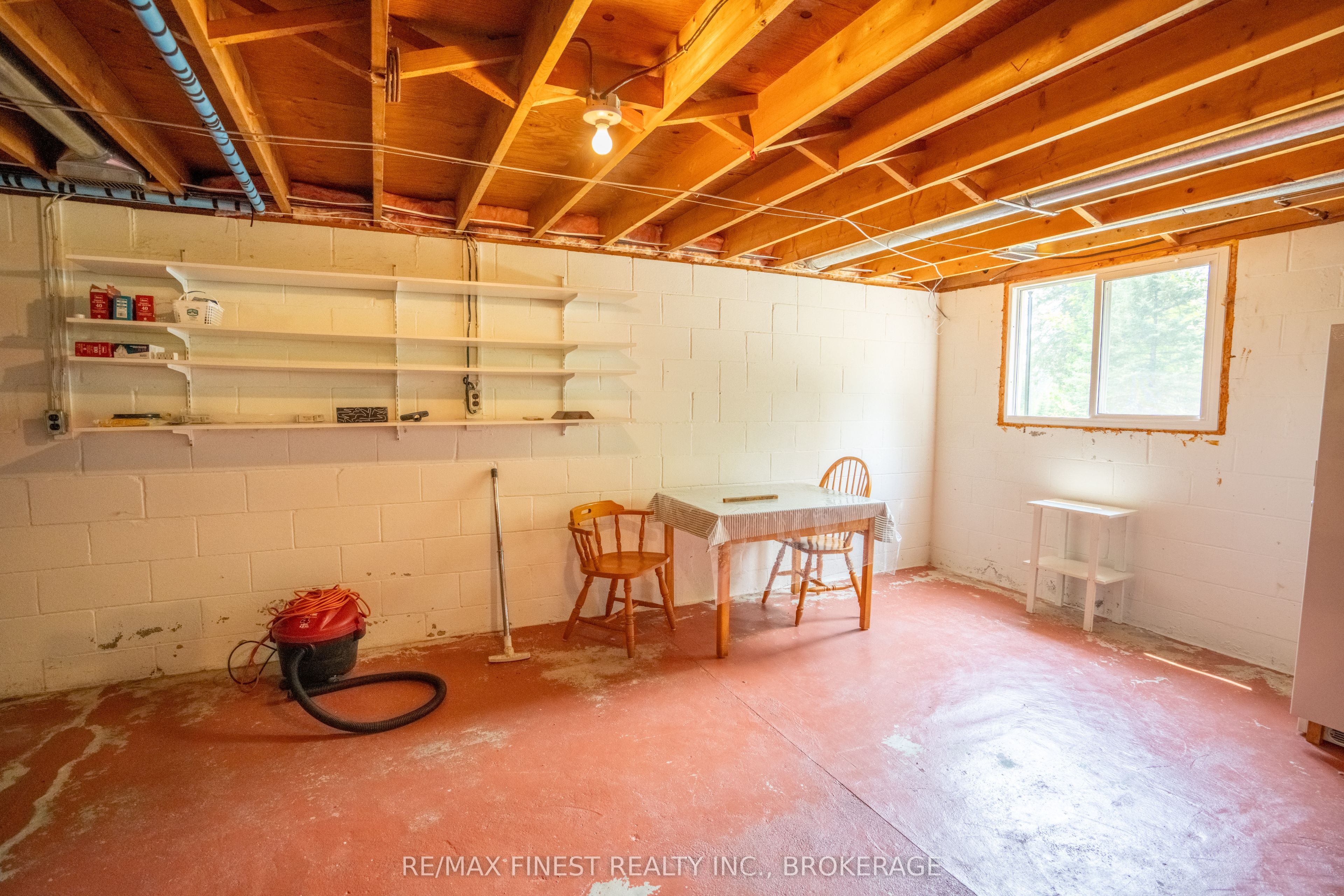1031 James Road Property Photo 33