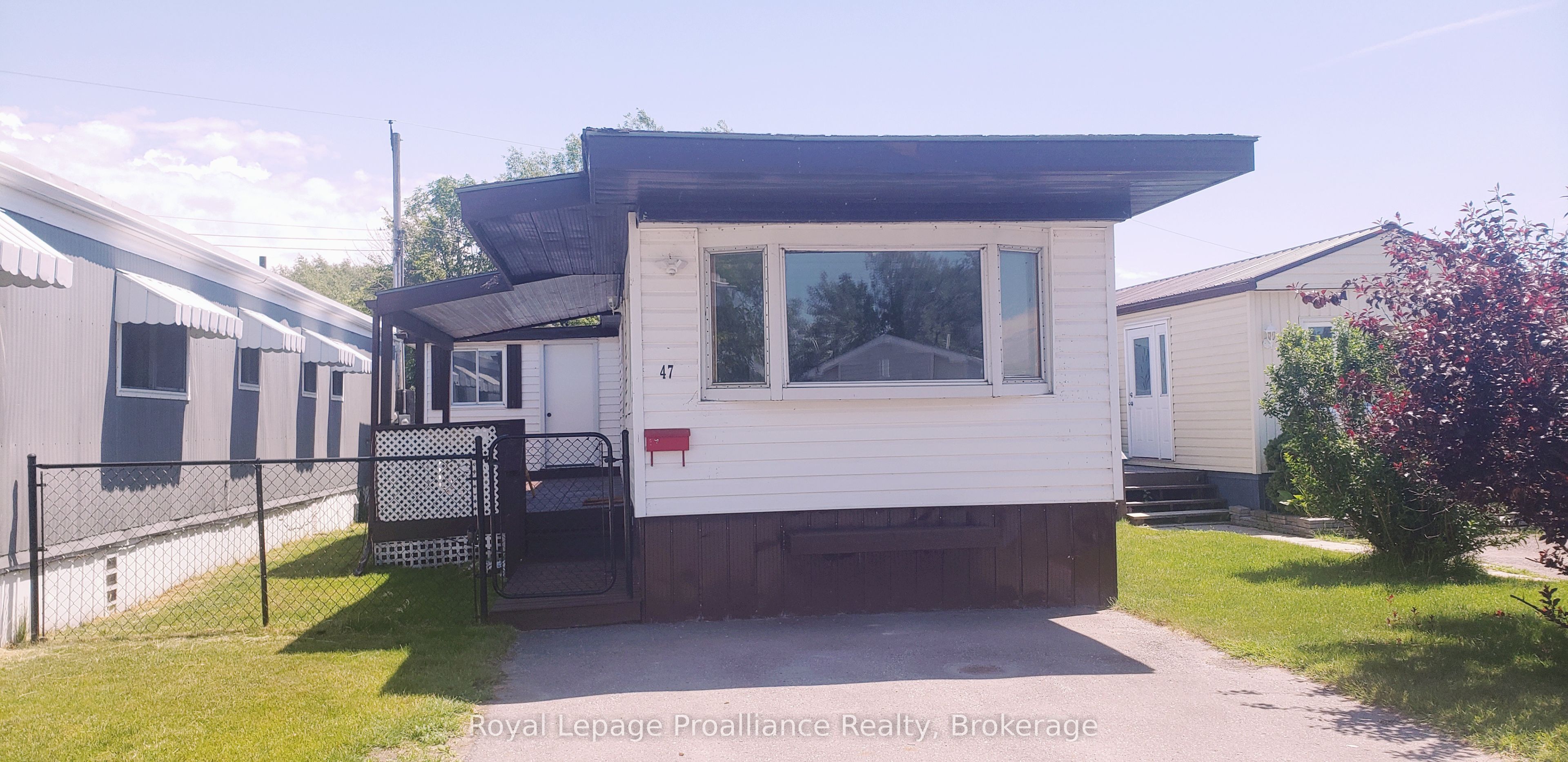 311 Dundas Street E 47 Property Photo 1