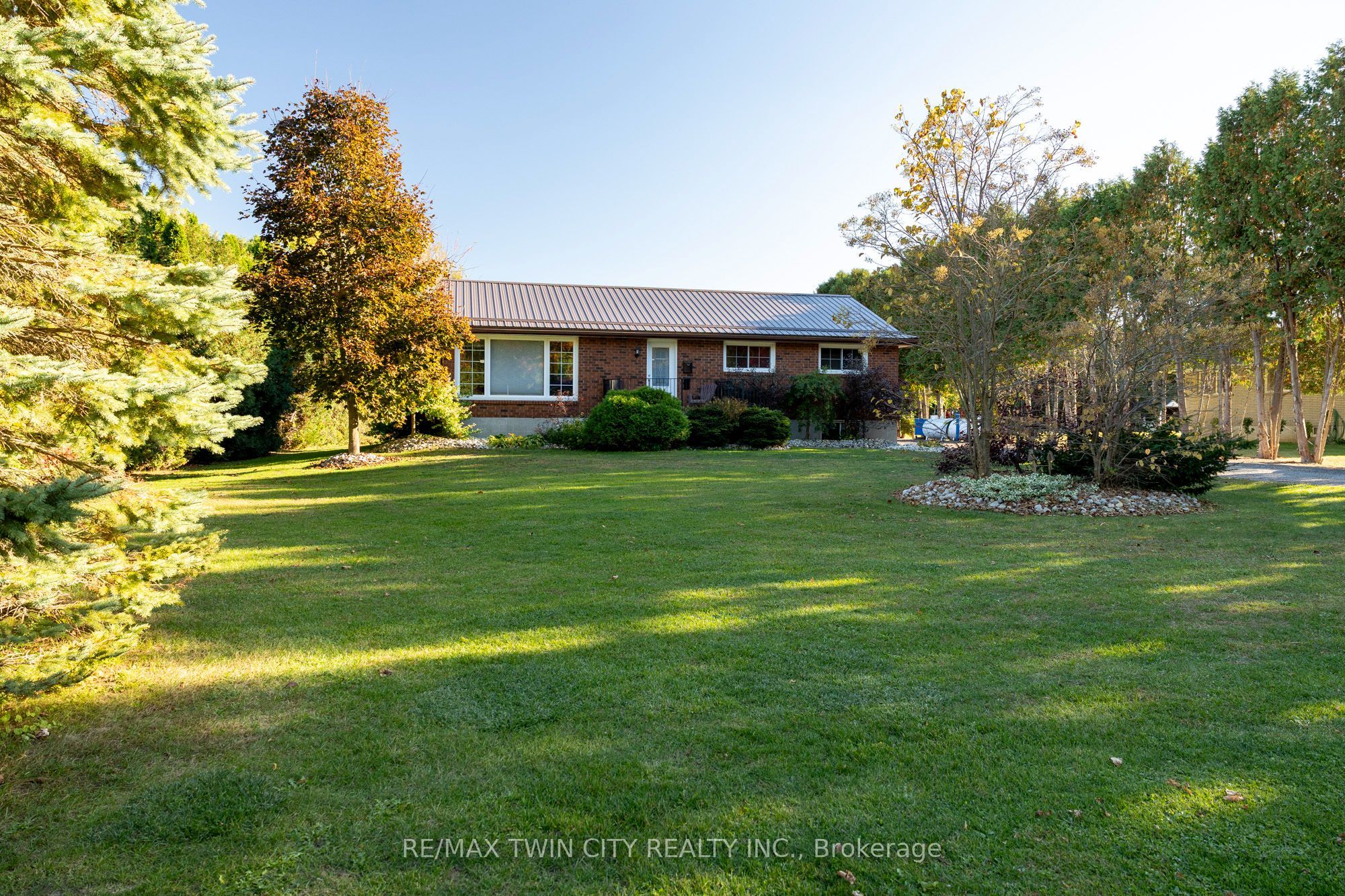 976 Mcdowell Road E Property Photo 3