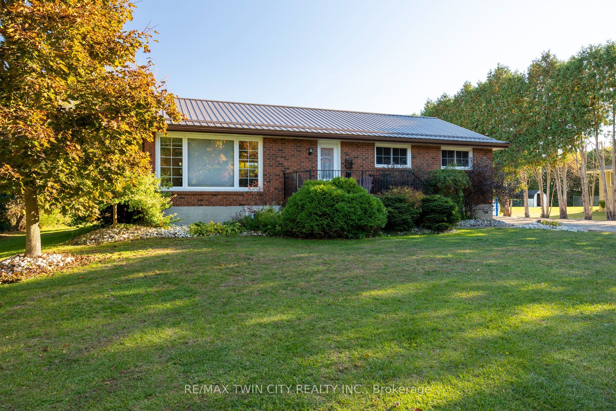 976 Mcdowell Road E Property Photo 4
