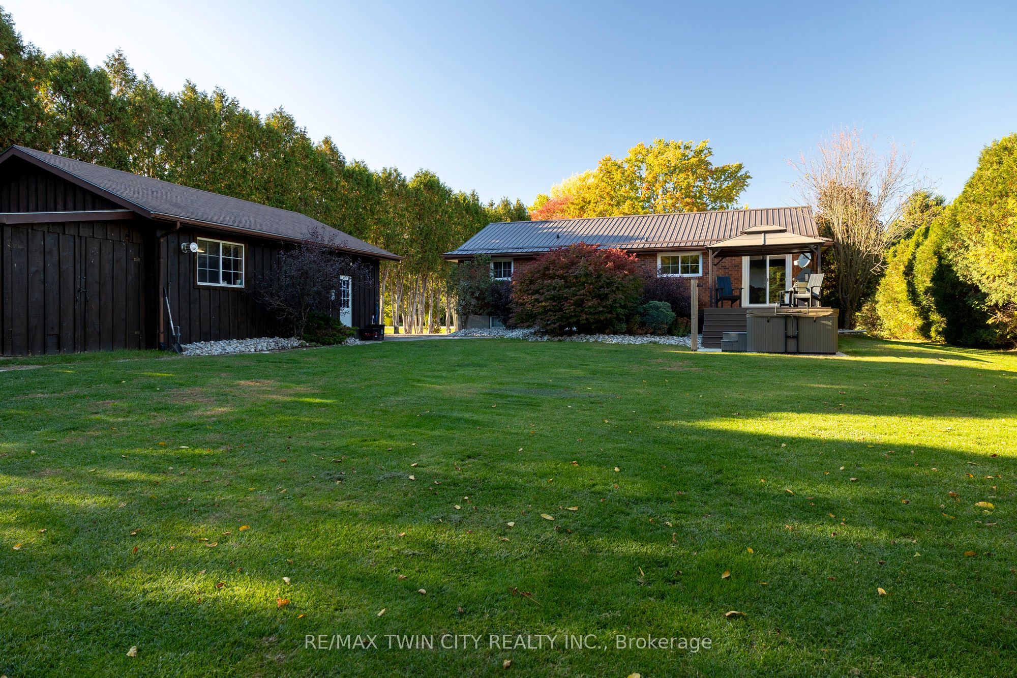 976 Mcdowell Road E Property Photo 6