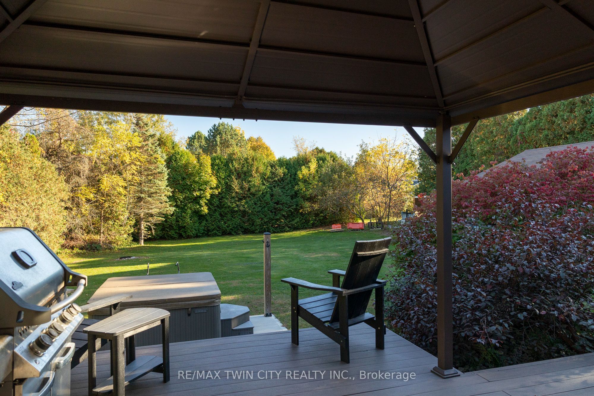 976 Mcdowell Road E Property Photo 8