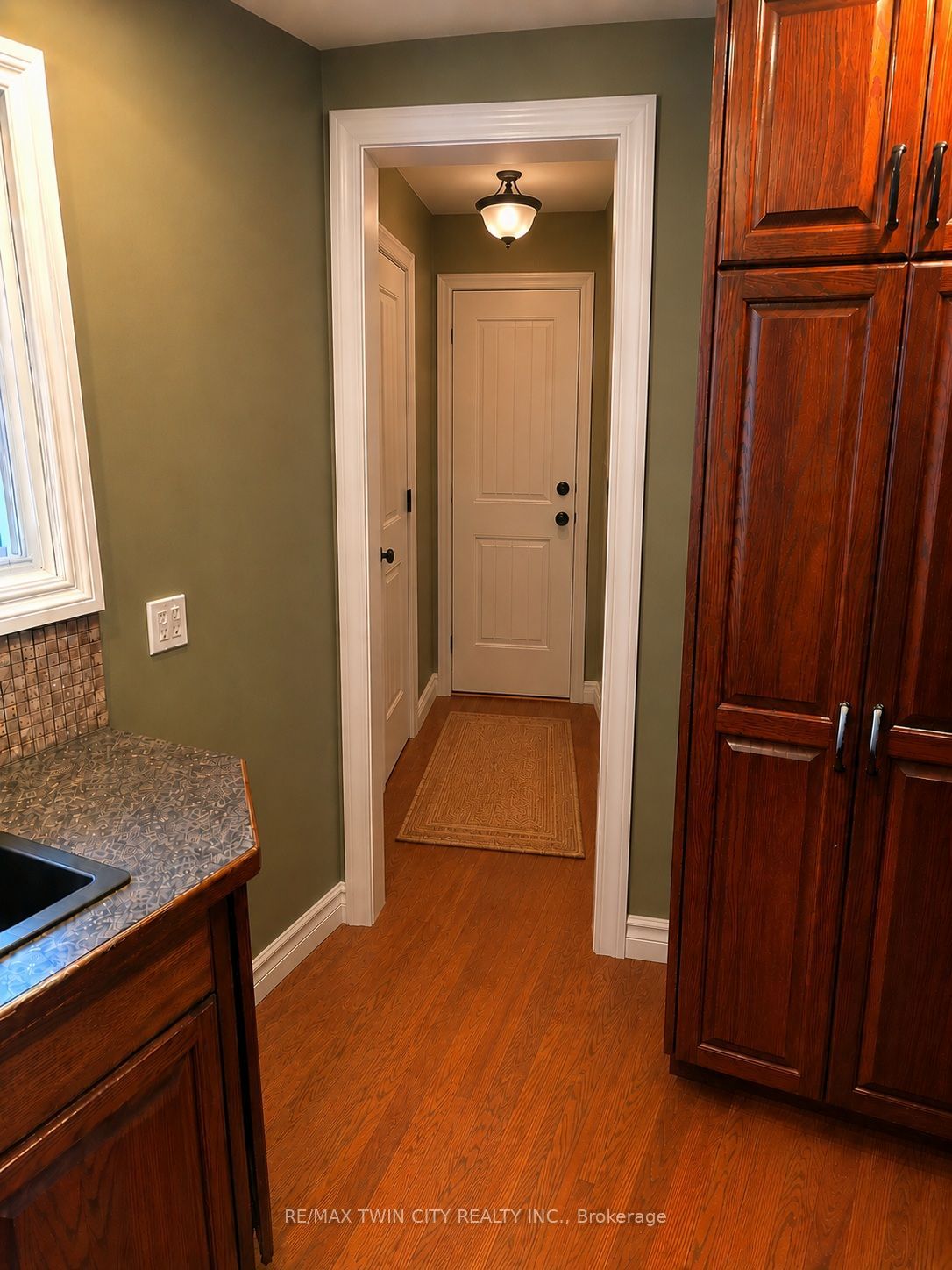 976 Mcdowell Road E Property Photo 10