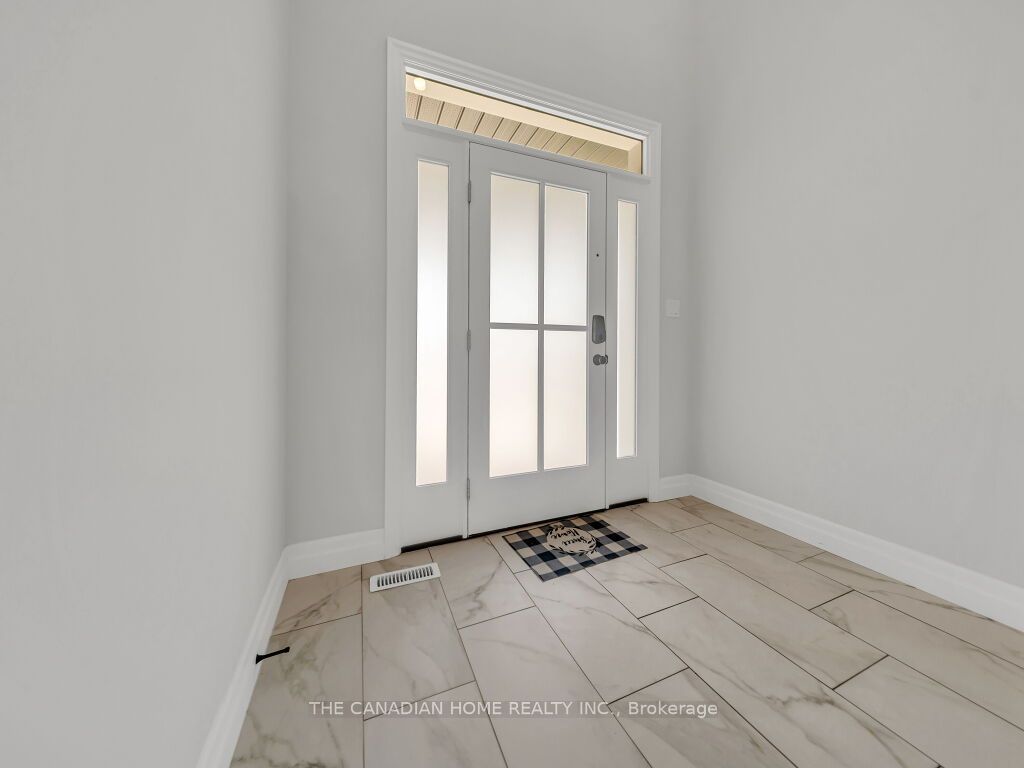 51 Keba Crescent N Property Photo 6