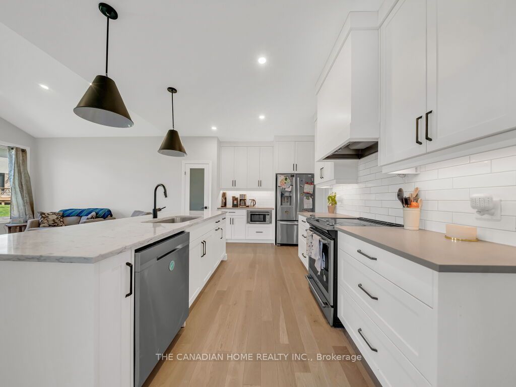 51 Keba Crescent N Property Photo 12