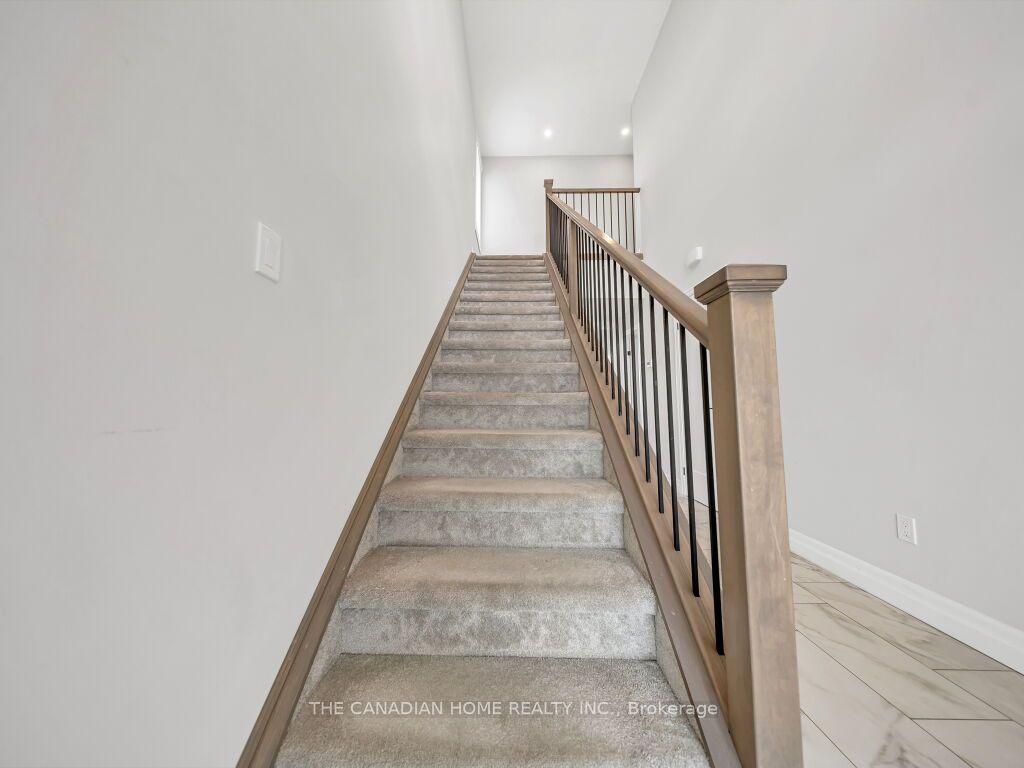 51 Keba Crescent N Property Photo 20