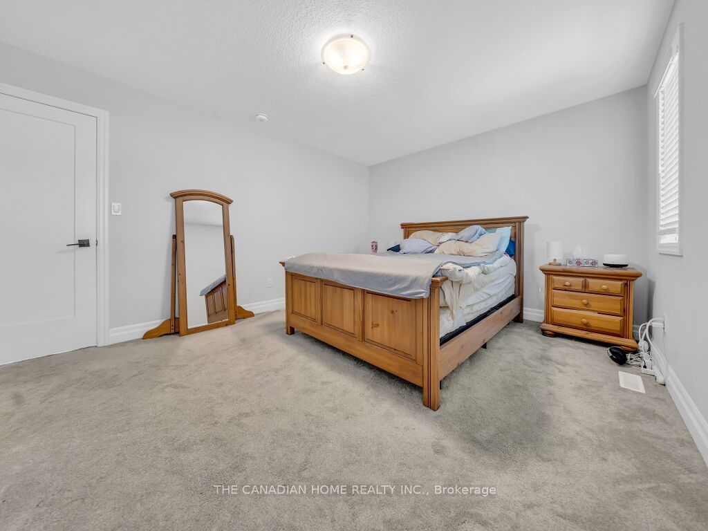 51 Keba Crescent N Property Photo 23