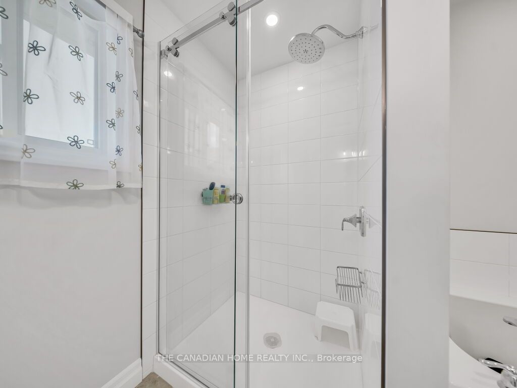 51 Keba Crescent N Property Photo 26