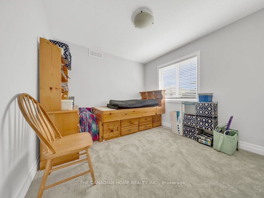 51 Keba Crescent N Property Photo 27