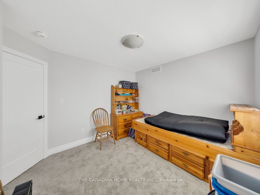 51 Keba Crescent N Property Photo 28