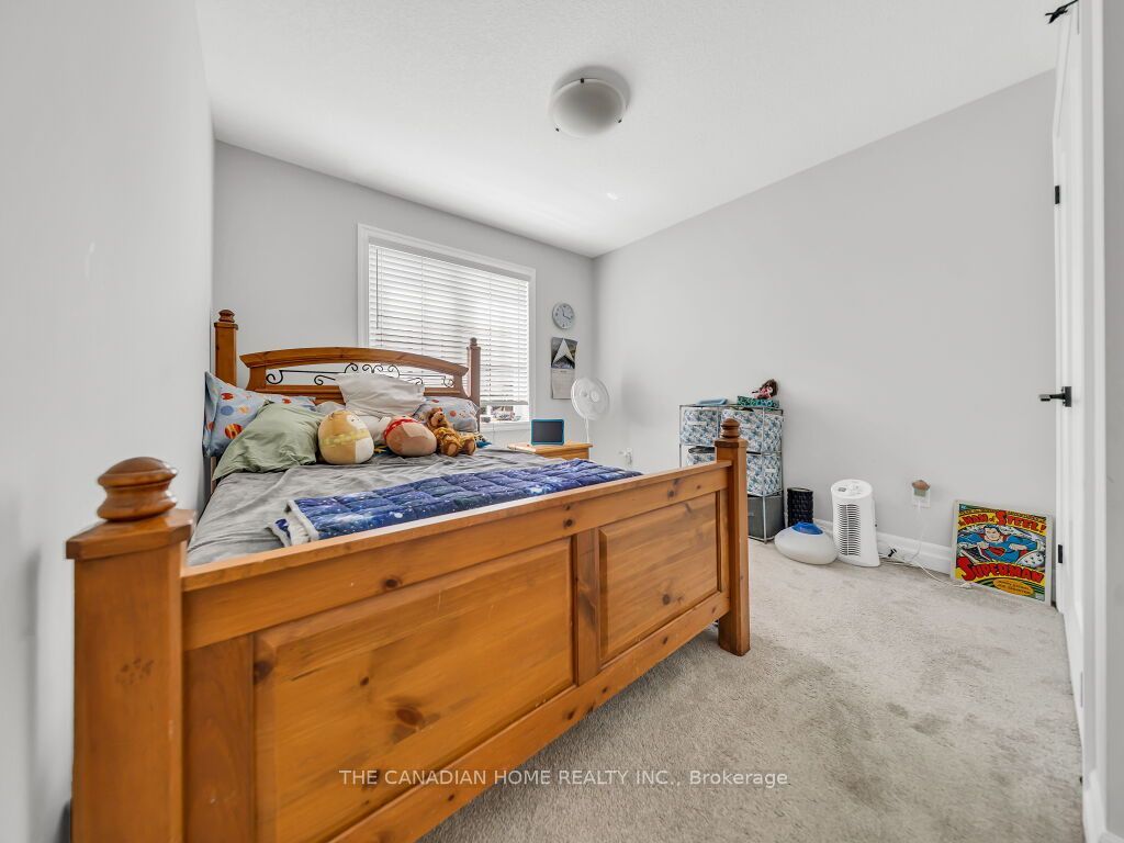 51 Keba Crescent N Property Photo 31