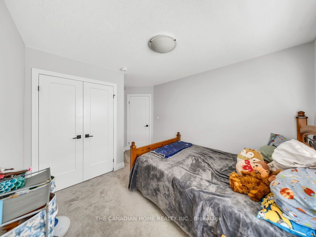 51 Keba Crescent N Property Photo 32