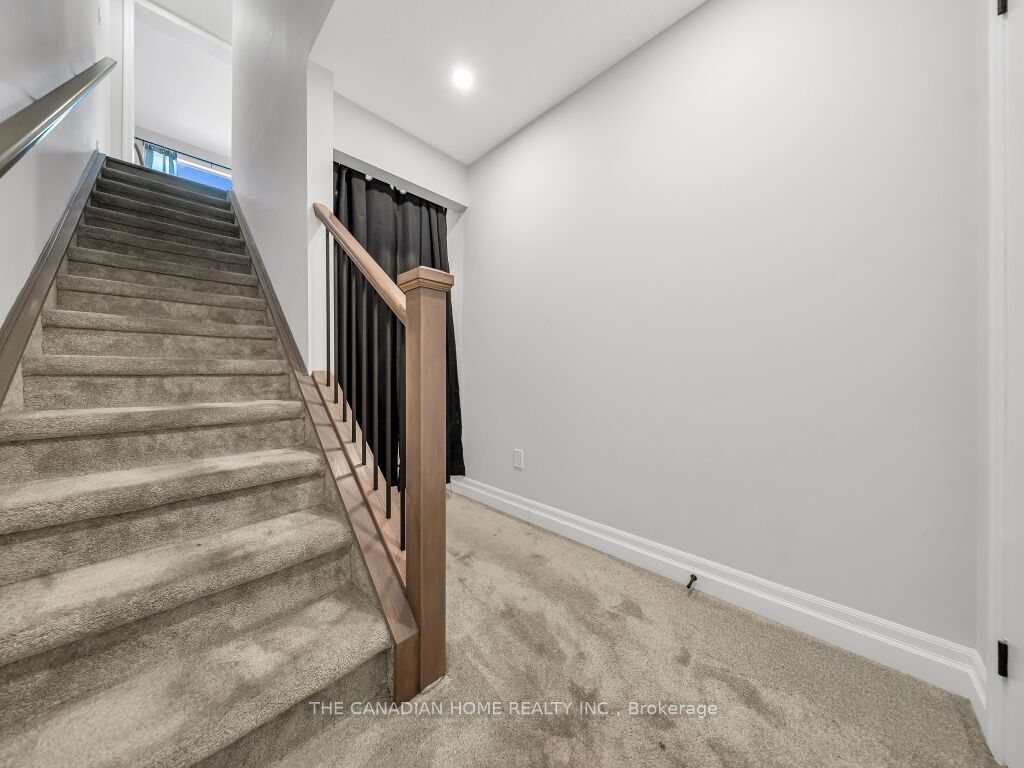 51 Keba Crescent N Property Photo 34
