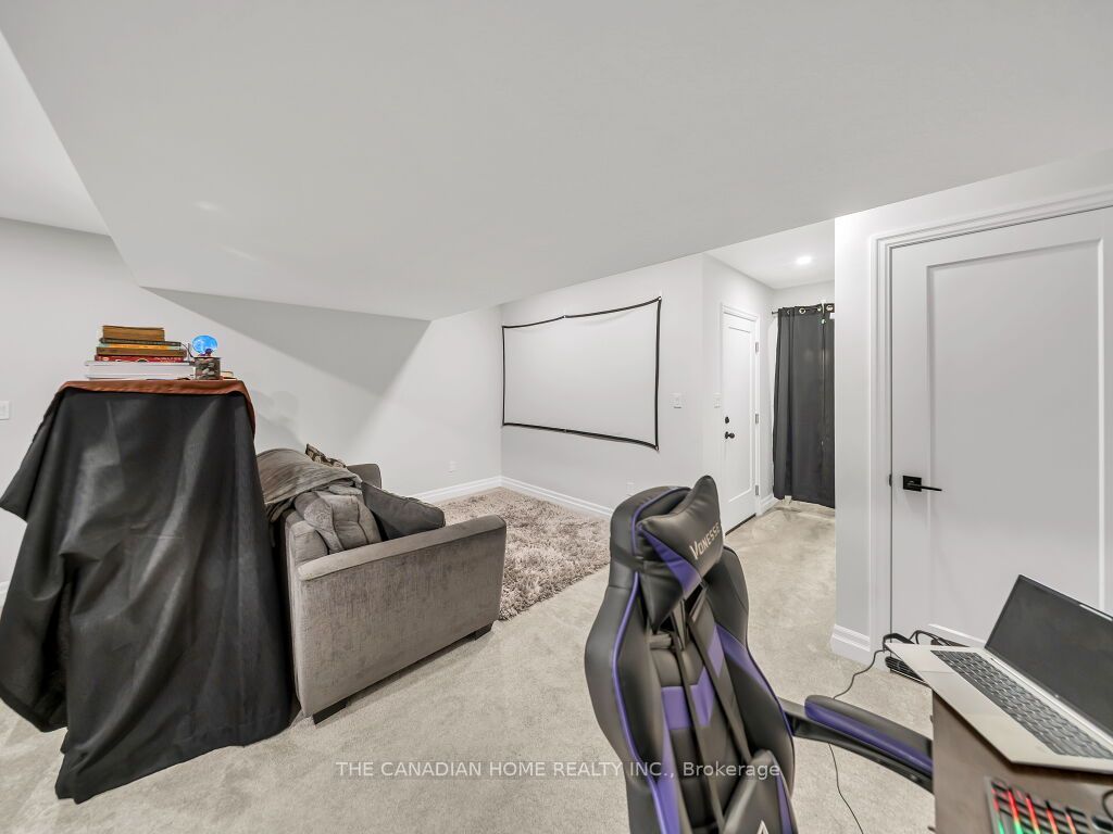 51 Keba Crescent N Property Photo 36