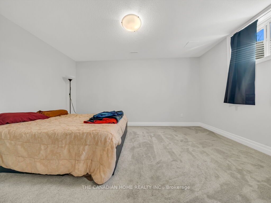 51 Keba Crescent N Property Photo 38